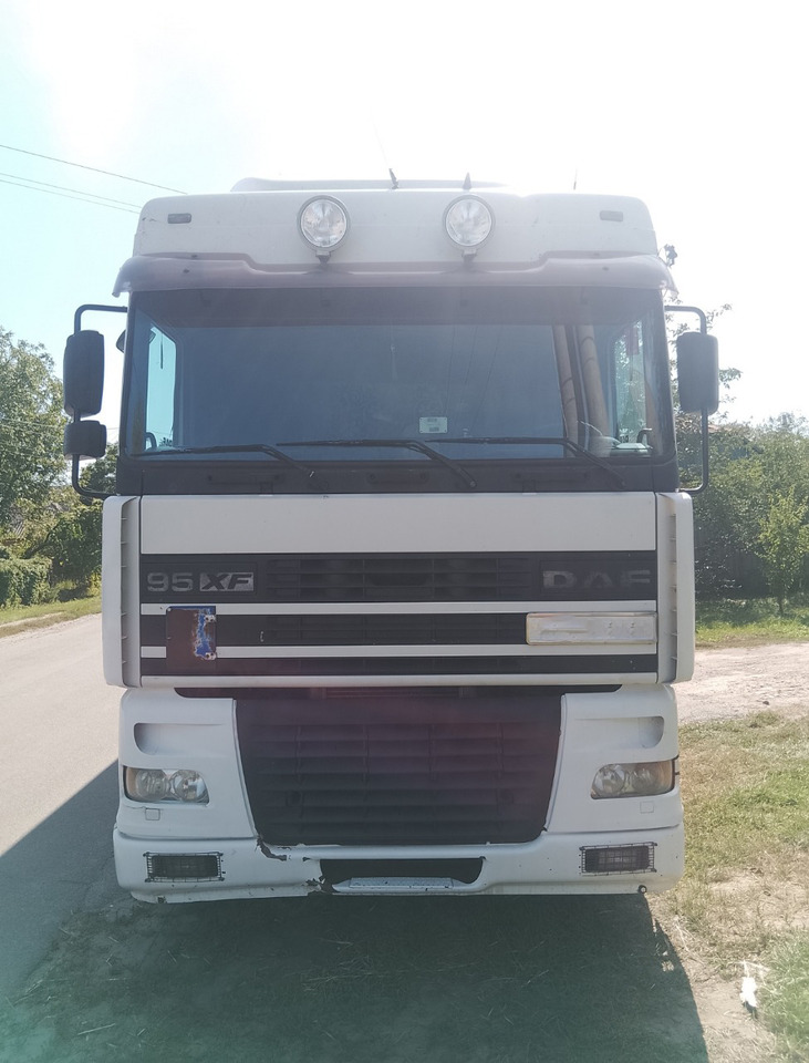 DAF XF95.430 - Schuifzeilen vrachtwagen: afbeelding 2 DAF XF95.430 - Schuifzeilen vrachtwagen: afbeelding 2