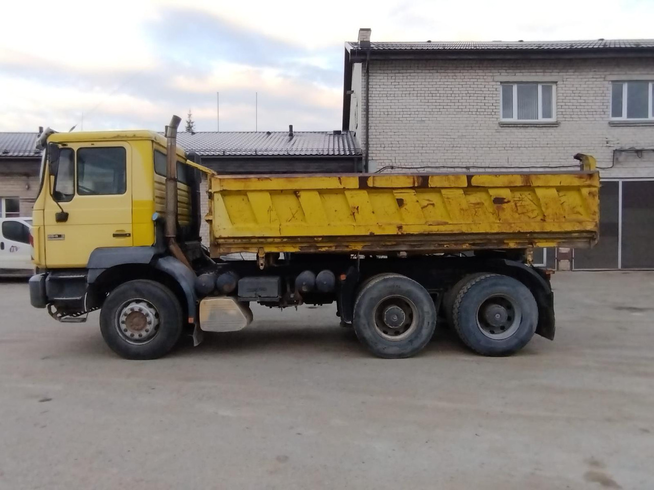 MAN 26.403 - Kipper vrachtwagen: afbeelding 5 MAN 26.403 - Kipper vrachtwagen: afbeelding 5