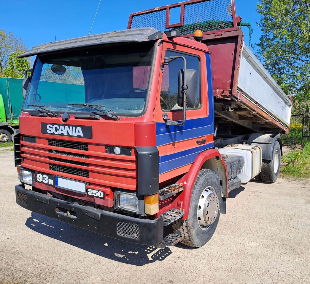 SCANIA 93 - Kipper vrachtwagen: afbeelding 2 SCANIA 93 - Kipper vrachtwagen: afbeelding 2