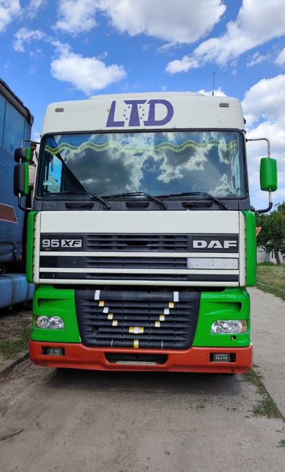 DAF XF95.430 - Trekker: afbeelding 2 DAF XF95.430 - Trekker: afbeelding 2