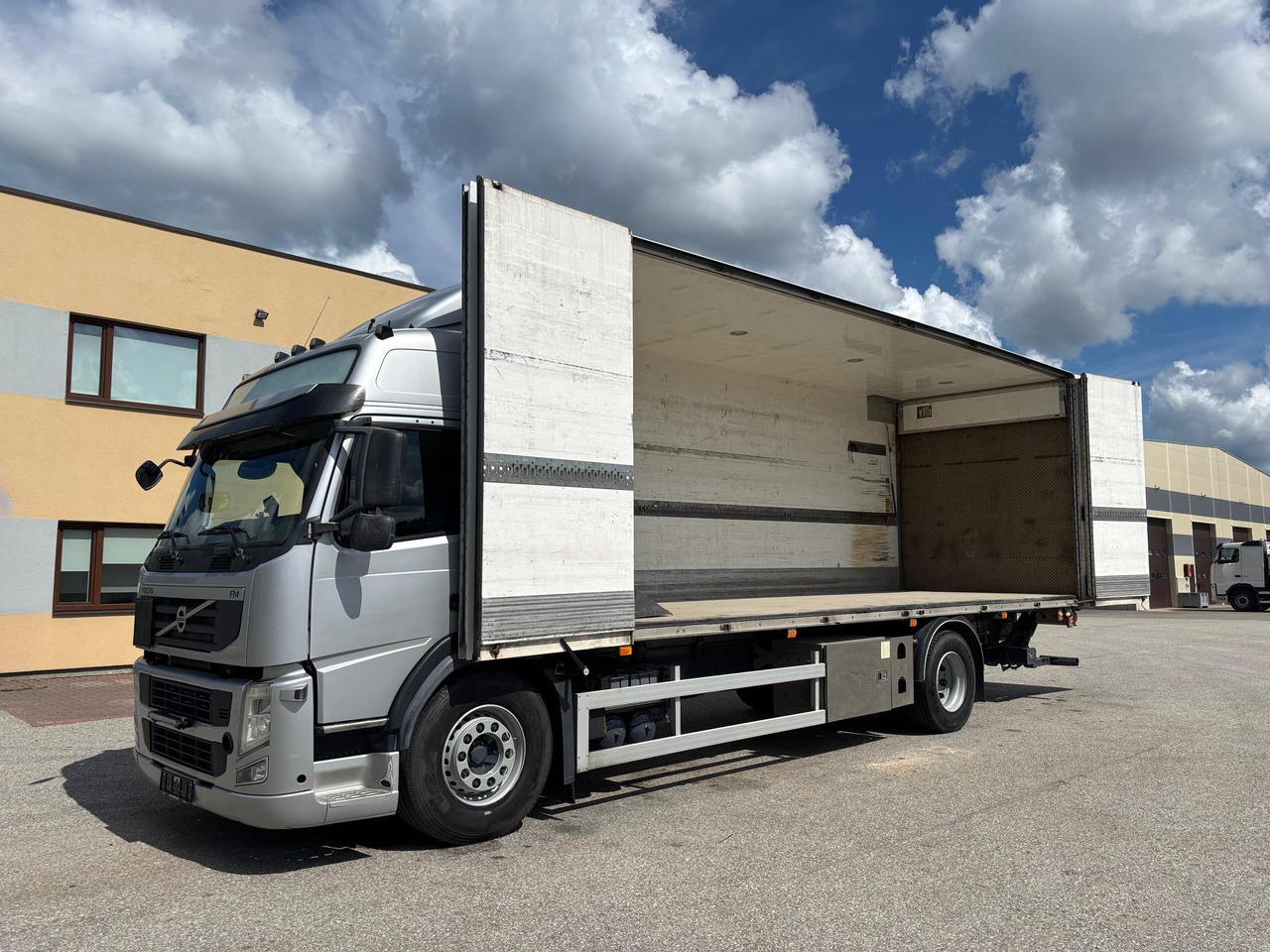 VOLVO FM330 - Bakwagen: afbeelding 4 VOLVO FM330 - Bakwagen: afbeelding 4