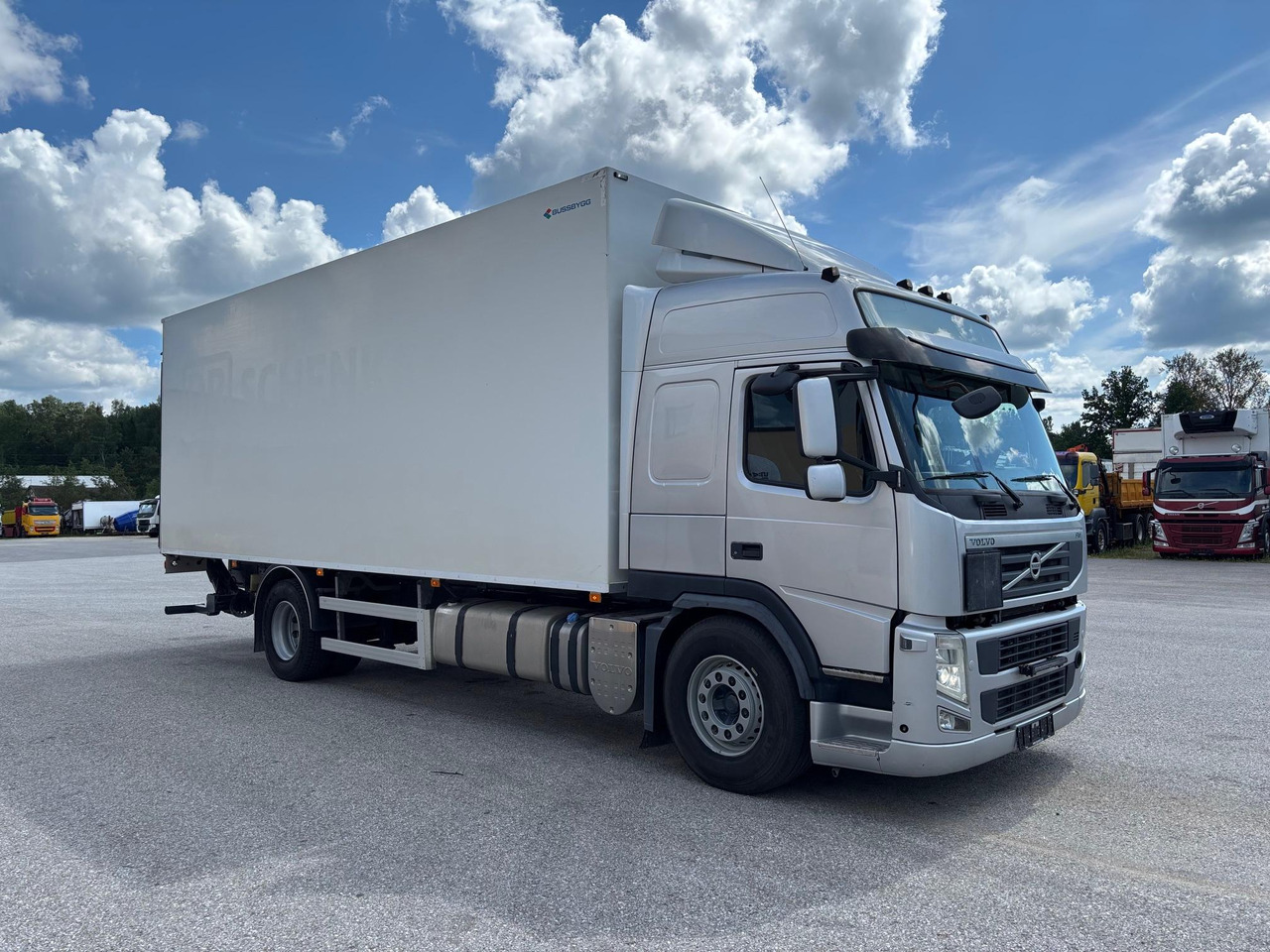 VOLVO FM330 - Bakwagen: afbeelding 1 VOLVO FM330 - Bakwagen: afbeelding 1