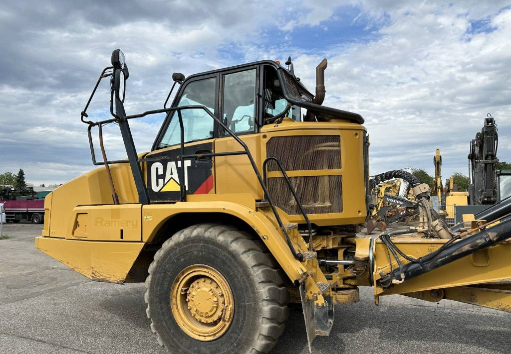 Kiepwagen met knikbesturing CAT 730 C Auto lubrication + Klima CE + EPA: afbeelding 39 Kiepwagen met knikbesturing CAT 730 C Auto lubrication + Klima CE + EPA: afbeelding 39