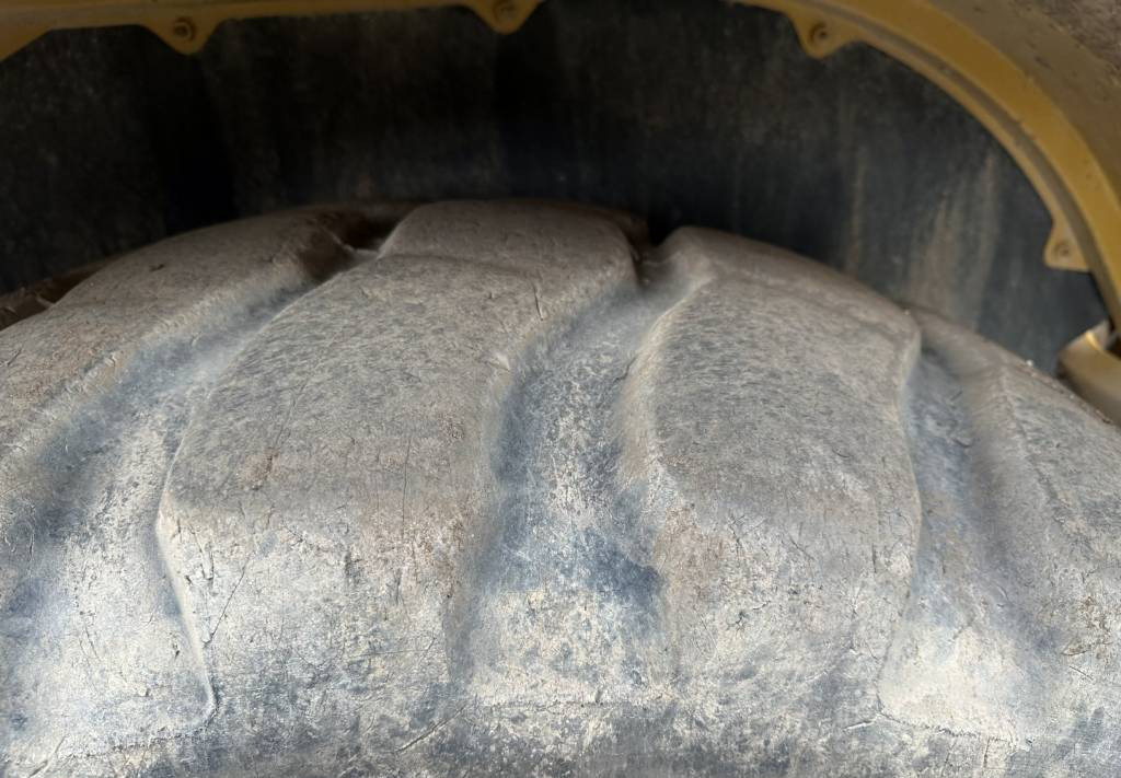 Kiepwagen met knikbesturing CAT 730 C Auto lubrication + Klima CE + EPA: afbeelding 27 Kiepwagen met knikbesturing CAT 730 C Auto lubrication + Klima CE + EPA: afbeelding 27