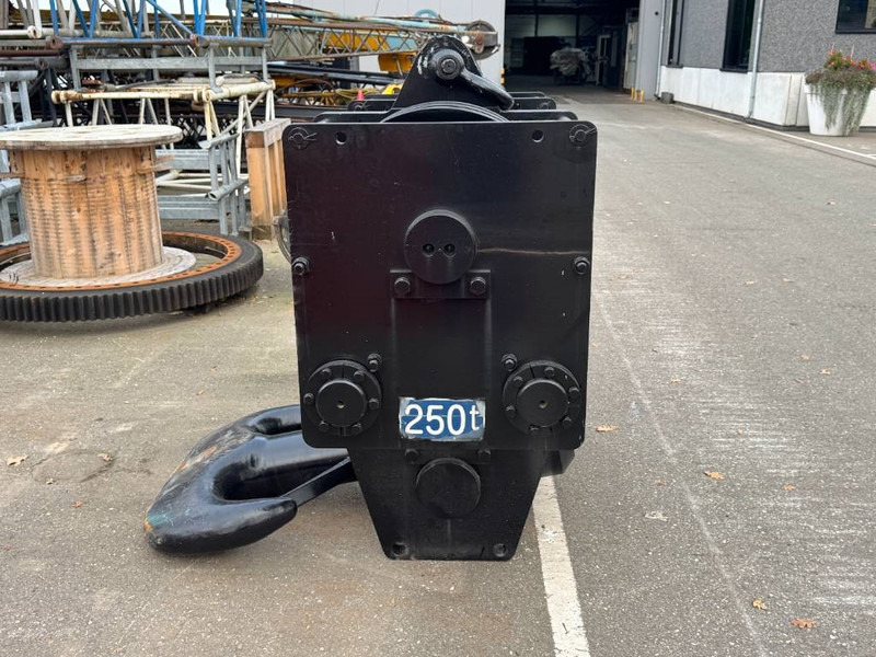 Kobelco CKE 2500 - Autolaadkraan voor Bouwmachine: afbeelding 4 Kobelco CKE 2500 - Autolaadkraan voor Bouwmachine: afbeelding 4