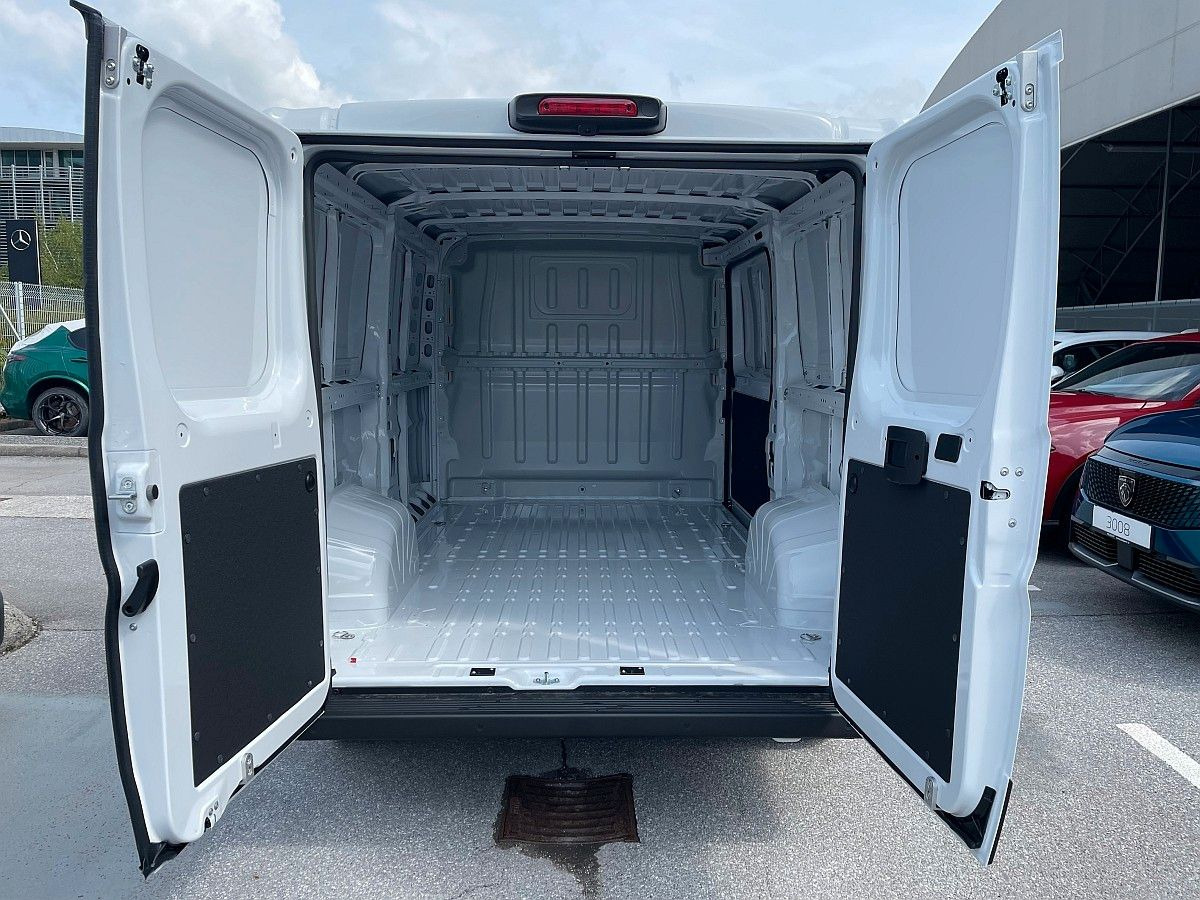 Fiat Ducato 30L L2H1-120-Klima;Temp;P.Sens;DAB+;2025 - Kleine bestelwagen: afbeelding 5 Fiat Ducato 30L L2H1-120-Klima;Temp;P.Sens;DAB+;2025 - Kleine bestelwagen: afbeelding 5