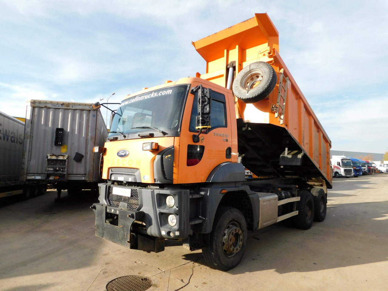 Ford 3542d 6x4 dcab e6 16s2230 - Kipper vrachtwagen: afbeelding 1 Ford 3542d 6x4 dcab e6 16s2230 - Kipper vrachtwagen: afbeelding 1