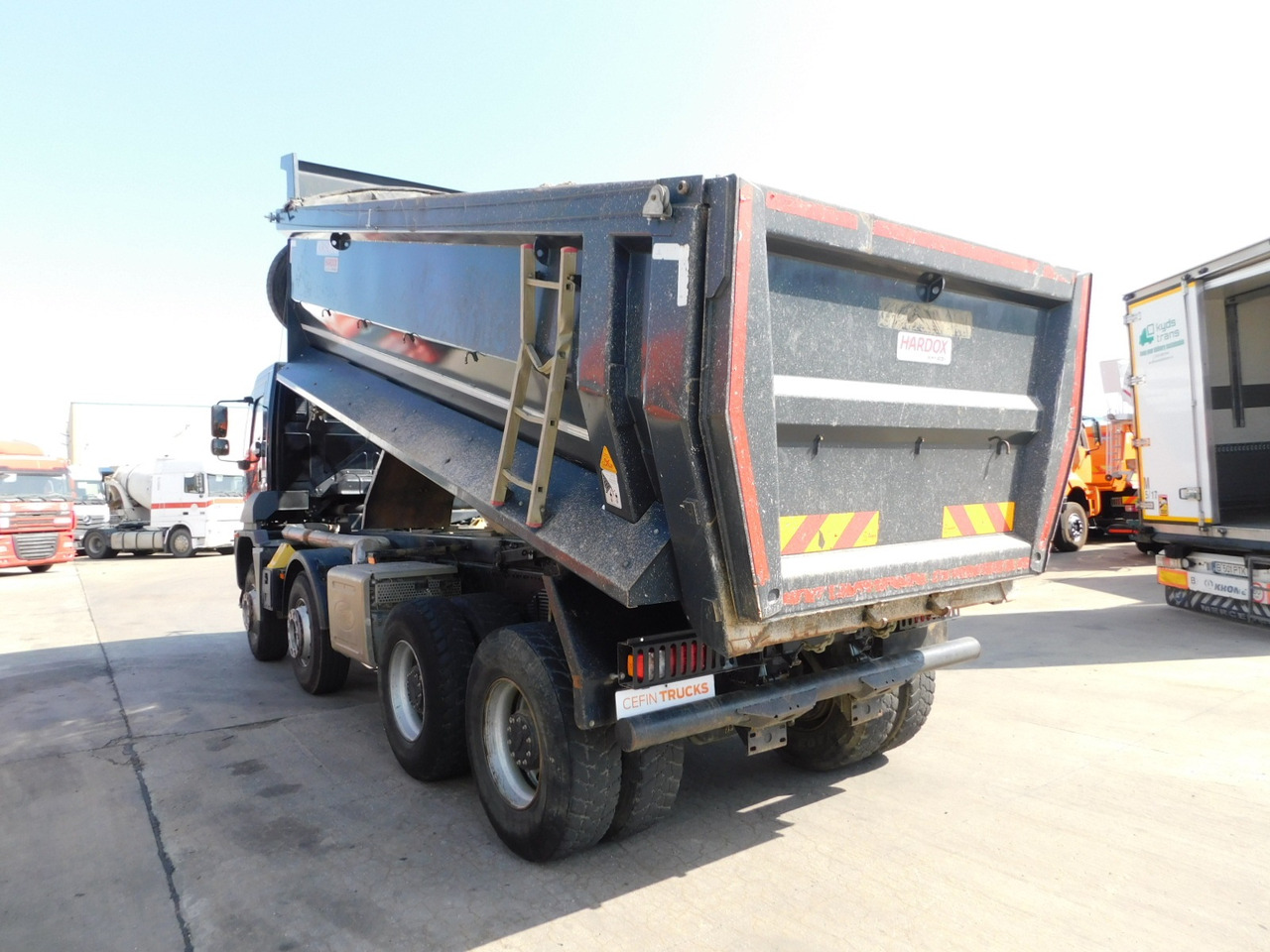Ford 4142d 8x4 dcab e6 16s2230 - Kipper vrachtwagen: afbeelding 4 Ford 4142d 8x4 dcab e6 16s2230 - Kipper vrachtwagen: afbeelding 4