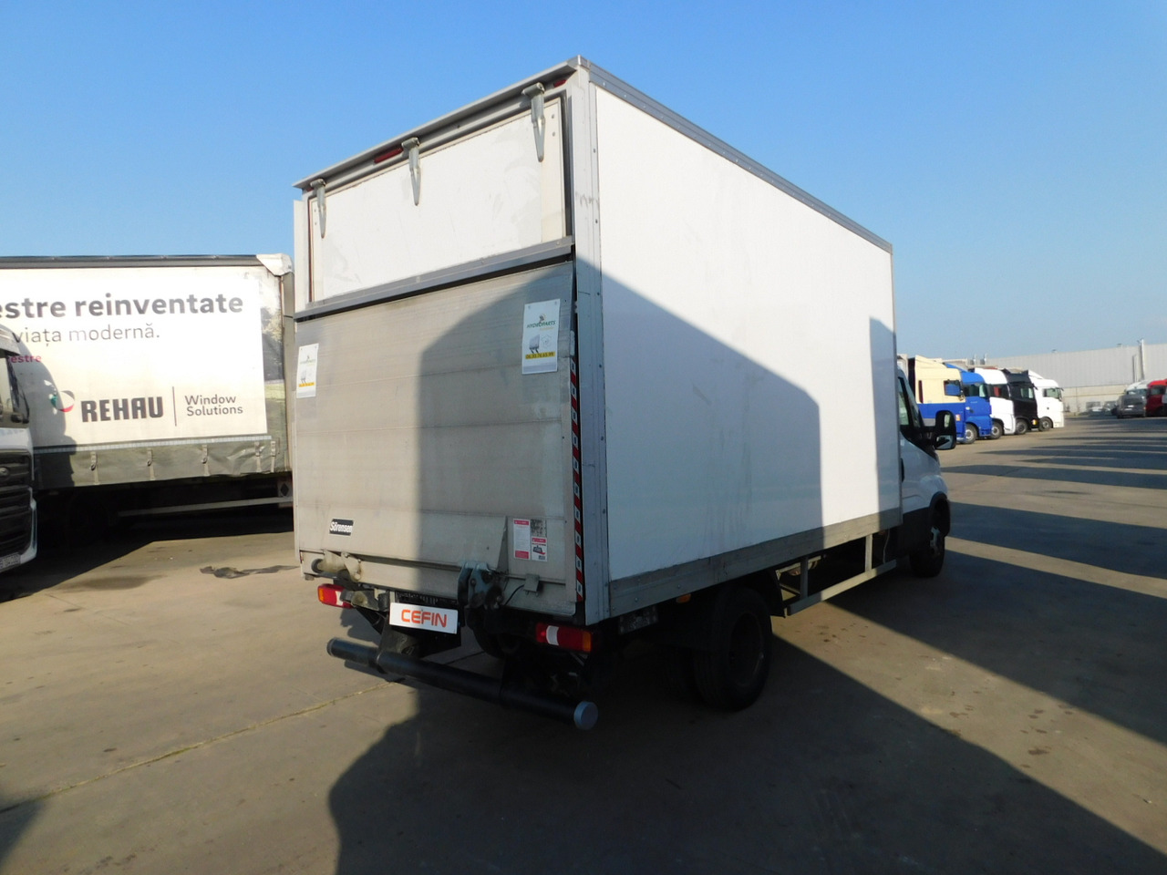Iveco 35c16h30 - Bestelwagen gesloten laadbak: afbeelding 3 Iveco 35c16h30 - Bestelwagen gesloten laadbak: afbeelding 3