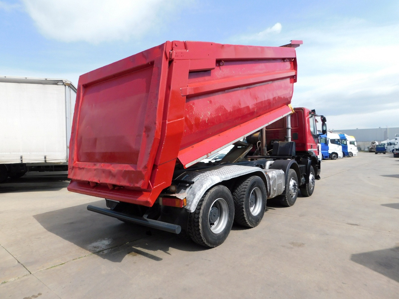 Iveco Trakker 450 - Kipper vrachtwagen: afbeelding 3 Iveco Trakker 450 - Kipper vrachtwagen: afbeelding 3
