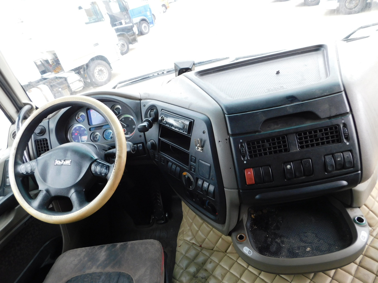 Interieur foto 1: Trekker Daf Xf 105410