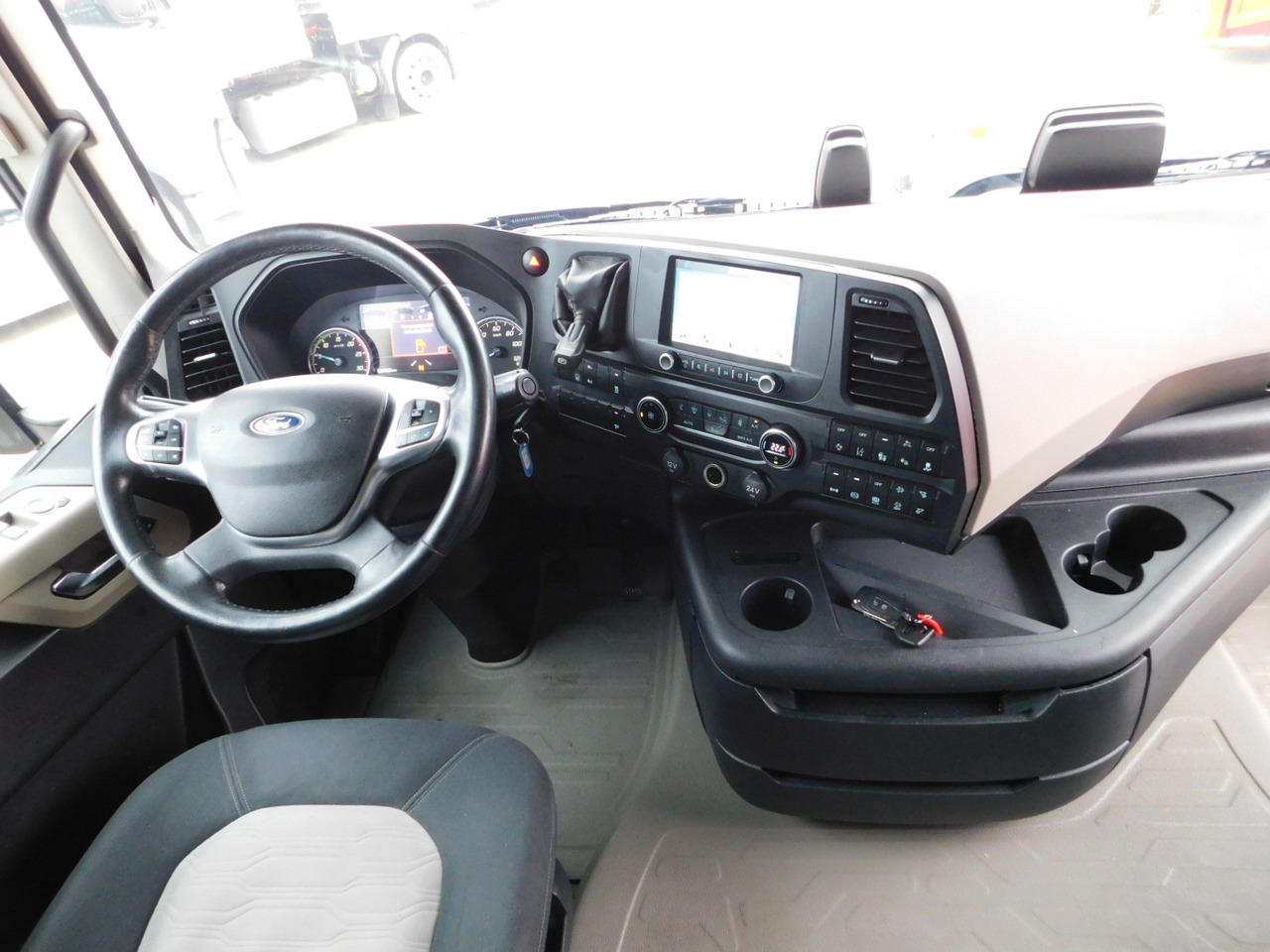 Trekker Ford F max ll 4x2 scab e6 12tx2620: afbeelding 6 Trekker Ford F max ll 4x2 scab e6 12tx2620: afbeelding 6