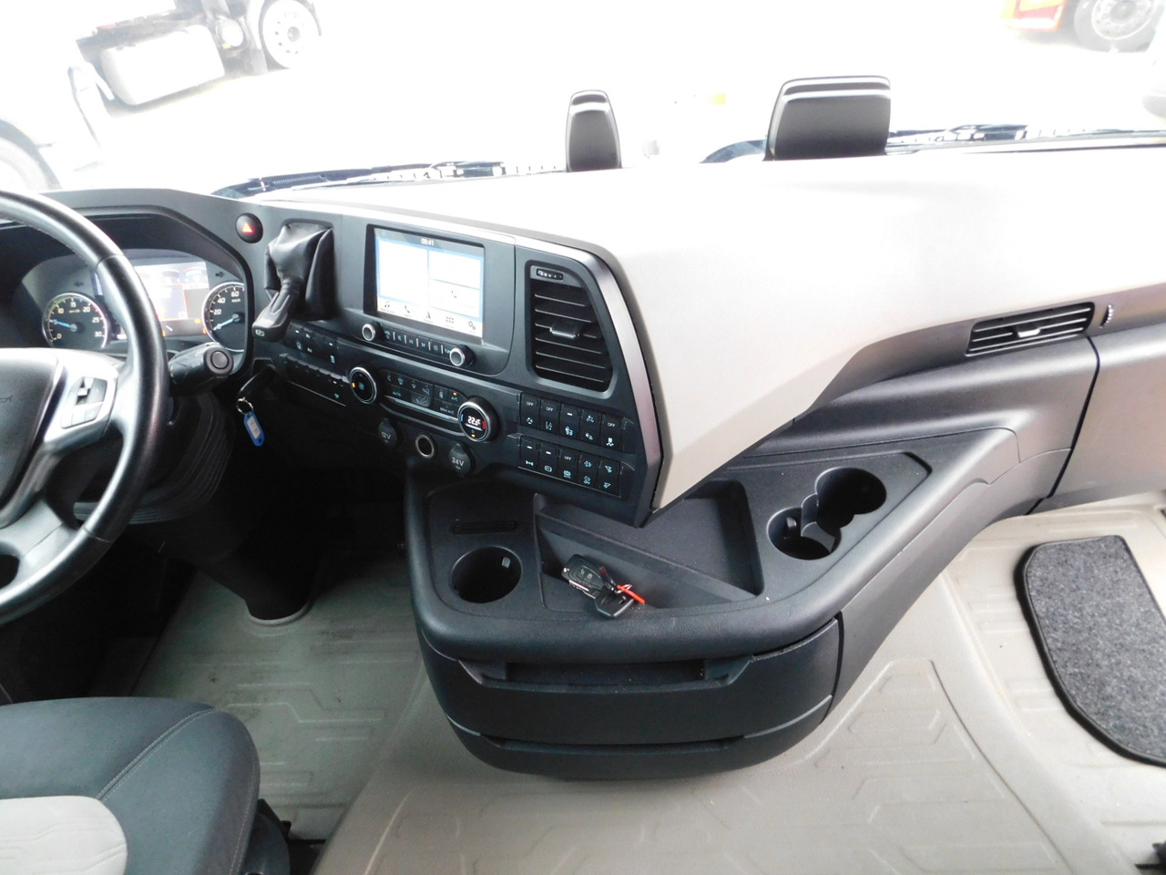 Trekker Ford F max ll 4x2 scab e6 12tx2620: afbeelding 7 Trekker Ford F max ll 4x2 scab e6 12tx2620: afbeelding 7