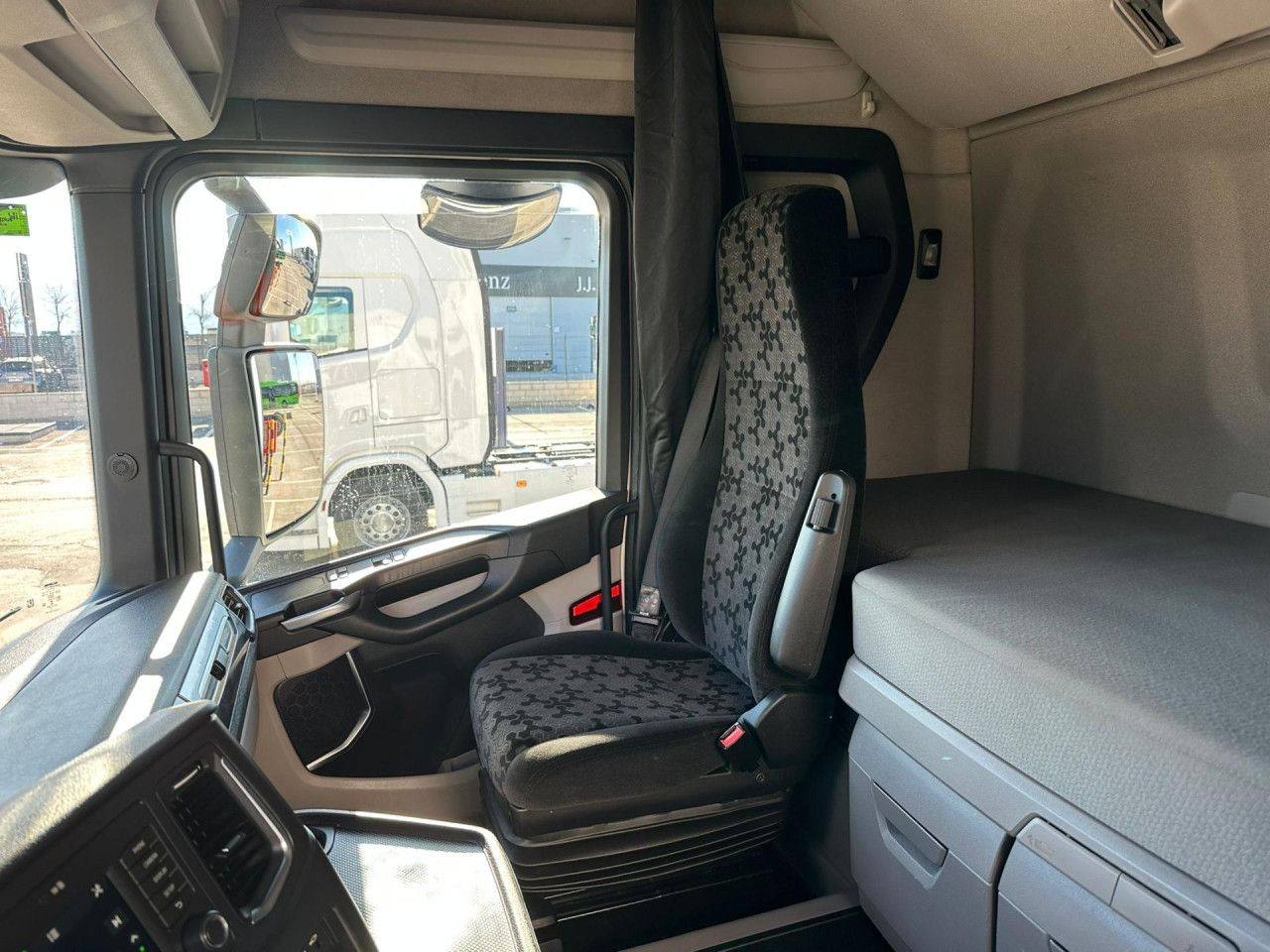 Scania R 450 - Trekker: afbeelding 3 Scania R 450 - Trekker: afbeelding 3