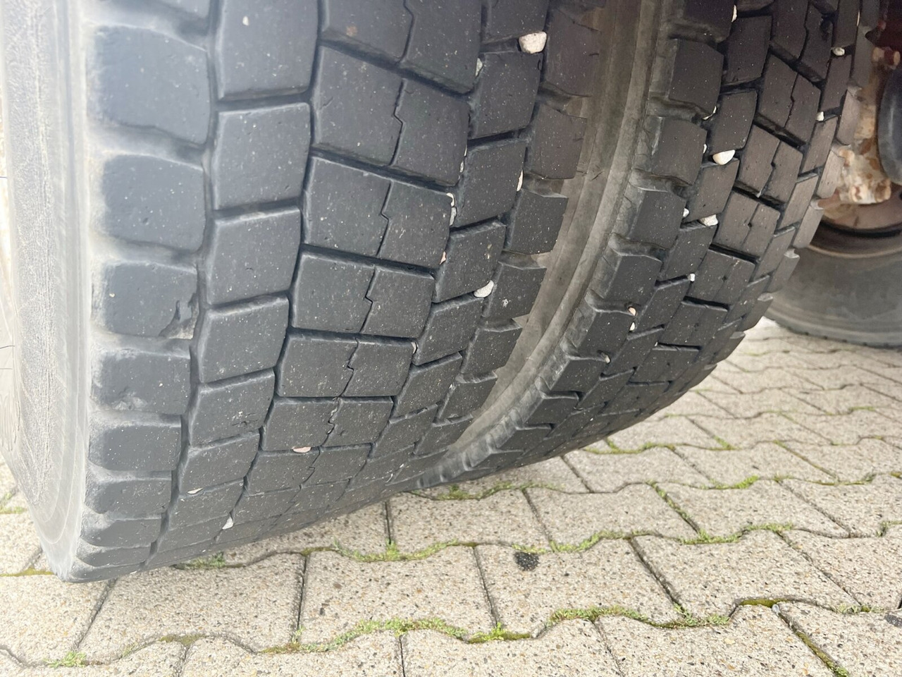 190 AD 35 4x2 190 AD 35 4x2 - Chassis vrachtwagen: afbeelding 5 190 AD 35 4x2 190 AD 35 4x2 - Chassis vrachtwagen: afbeelding 5