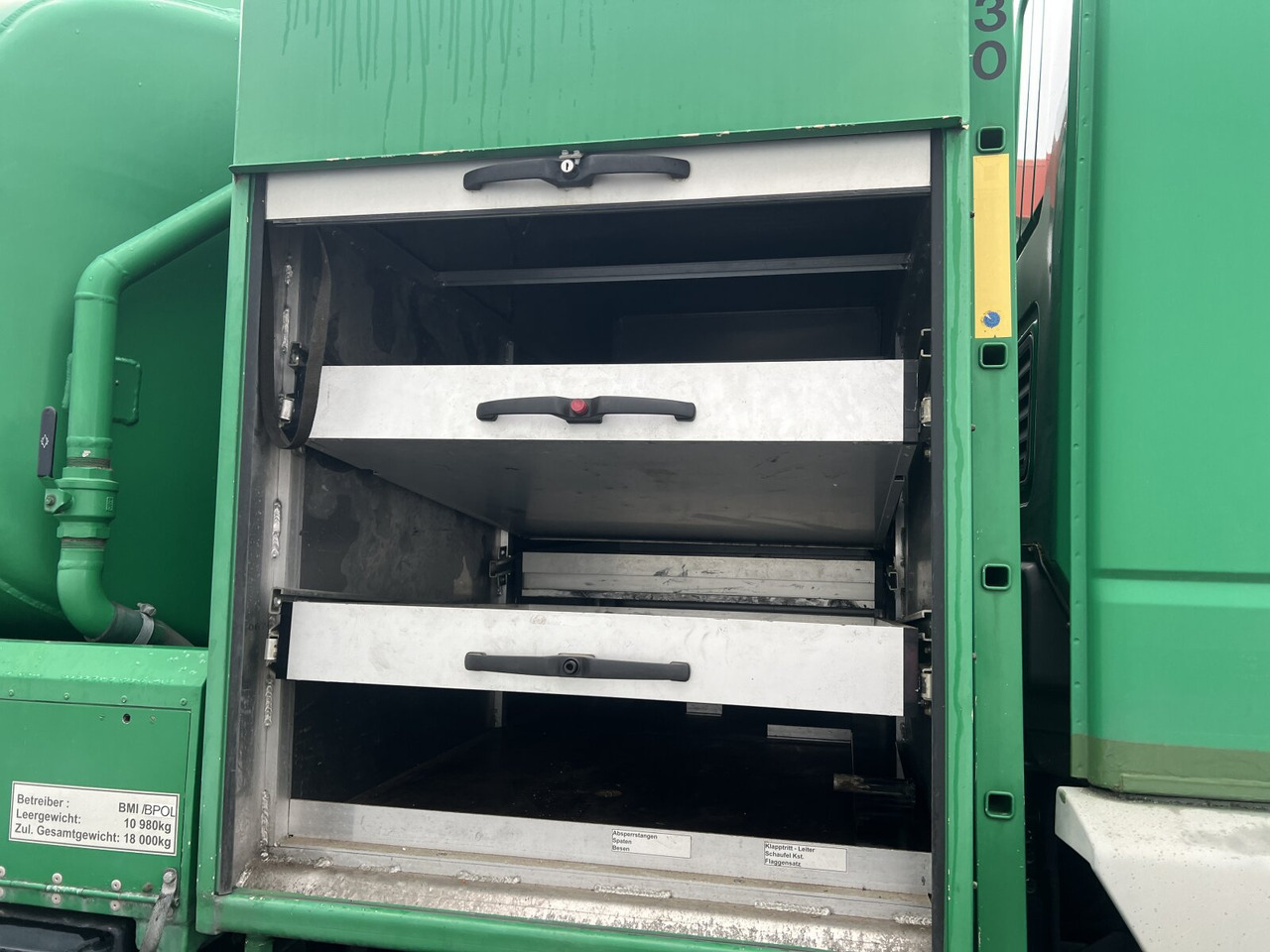 190EH30 4x4 190EH30 4x4 - Tankwagen: afbeelding 4 190EH30 4x4 190EH30 4x4 - Tankwagen: afbeelding 4