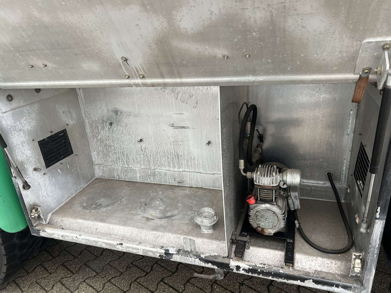 190EH30 4x4 190EH30 4x4 - Tankwagen: afbeelding 3 190EH30 4x4 190EH30 4x4 - Tankwagen: afbeelding 3