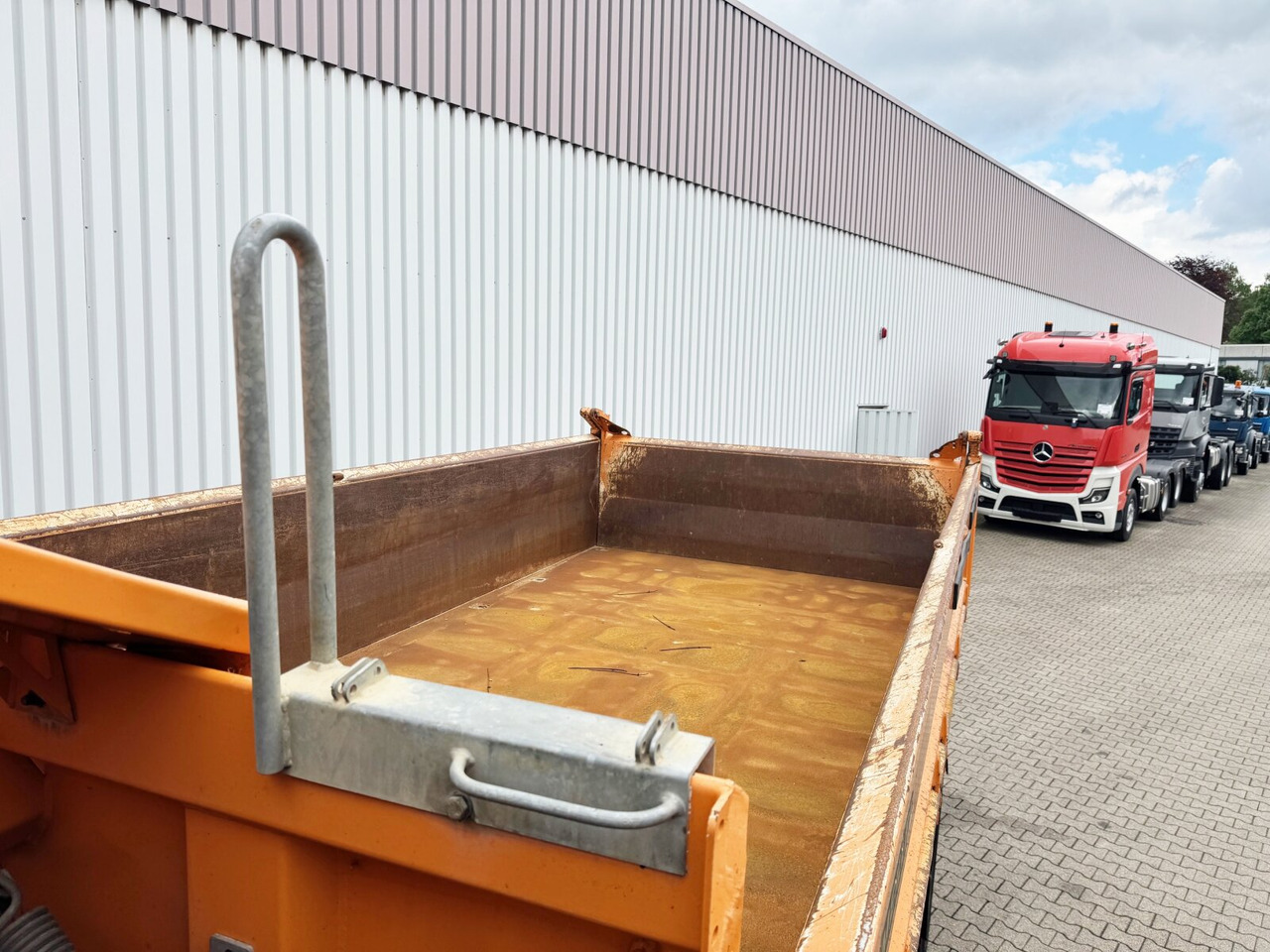 AD260T41 6x4 AD260T41 6x4, EEV - Kipper vrachtwagen: afbeelding 2 AD260T41 6x4 AD260T41 6x4, EEV - Kipper vrachtwagen: afbeelding 2