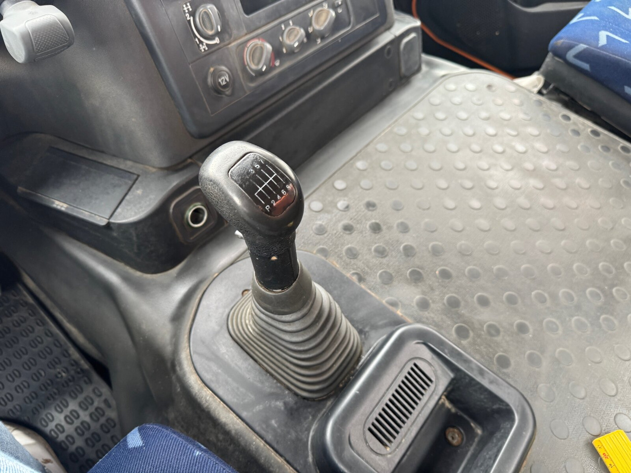 AD260T41 6x4 AD260T41 6x4, EEV - Kipper vrachtwagen: afbeelding 5 AD260T41 6x4 AD260T41 6x4, EEV - Kipper vrachtwagen: afbeelding 5