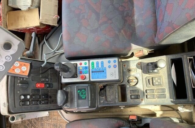 Unimog U300 405/10 4x4 U300 405/10 4x4, Kommunalhydraulik, Frontzapfwelle, Kipper - Bedrijfswagen: afbeelding 5 Unimog U300 405/10 4x4 U300 405/10 4x4, Kommunalhydraulik, Frontzapfwelle, Kipper - Bedrijfswagen: afbeelding 5