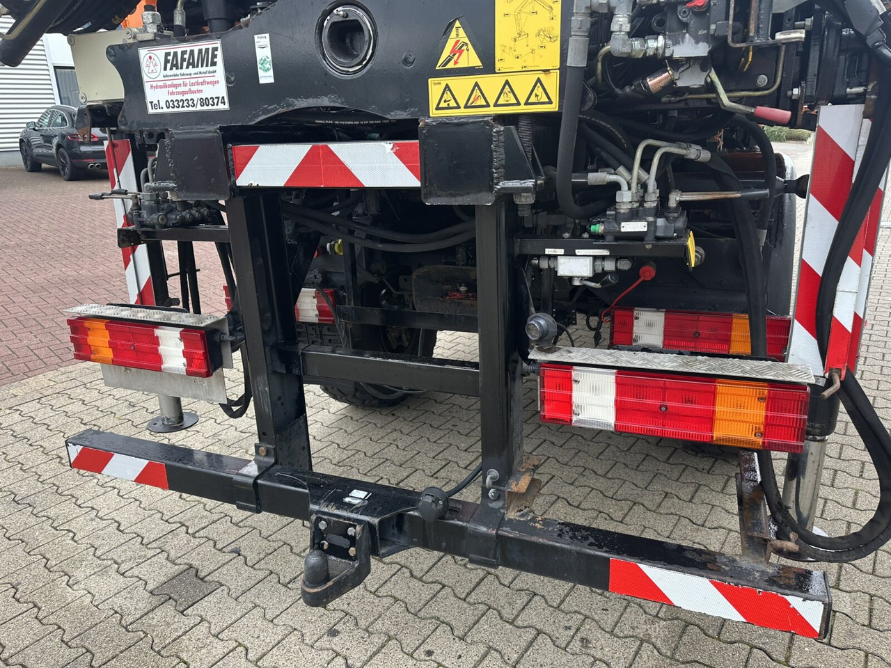 Unimog U500 4x4 U500 4x4 405/40 mit Heckkran Hiab 077-1 HiDuo, absattelbar, Funk - Bedrijfswagen: afbeelding 2 Unimog U500 4x4 U500 4x4 405/40 mit Heckkran Hiab 077-1 HiDuo, absattelbar, Funk - Bedrijfswagen: afbeelding 2