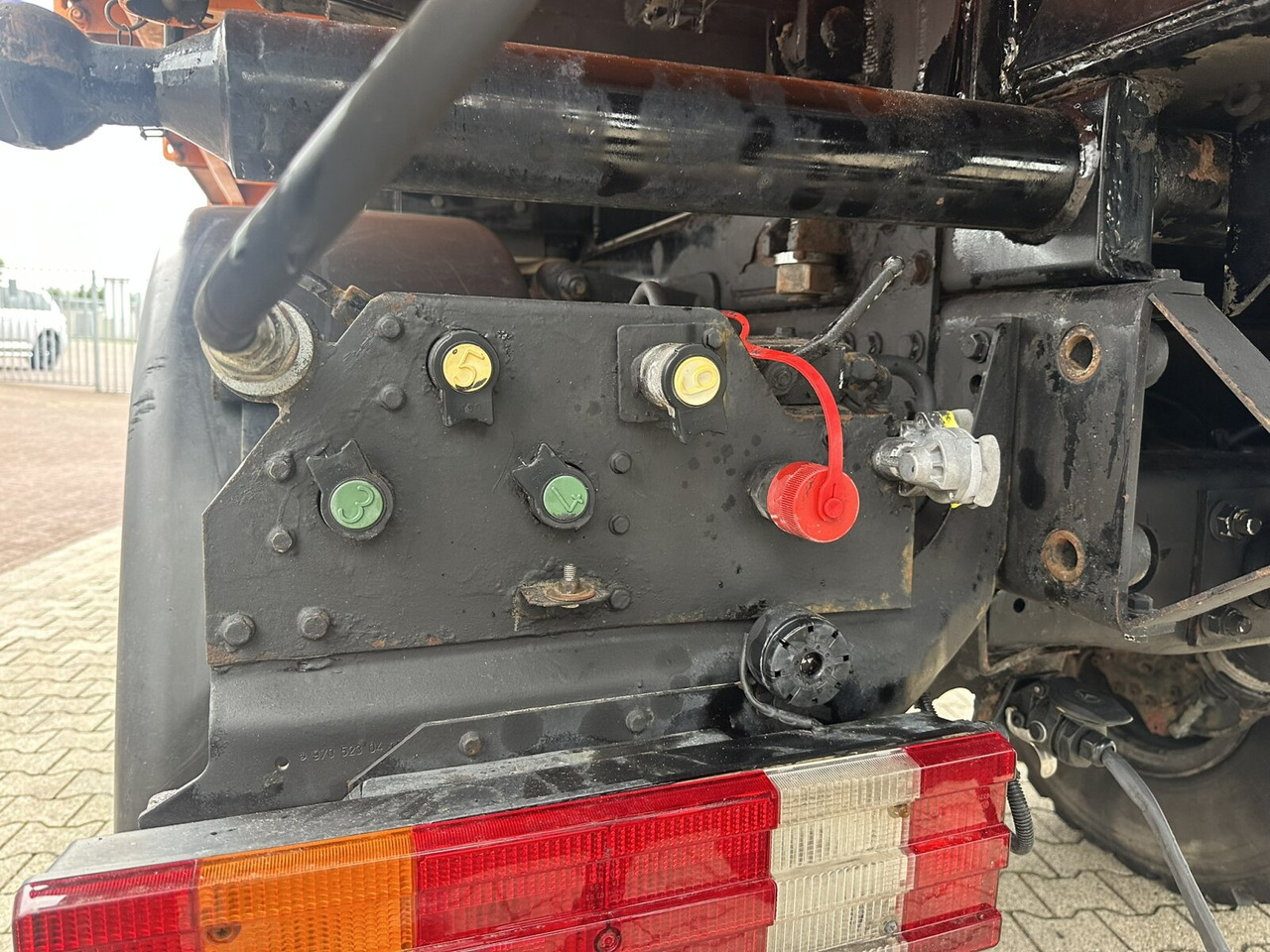 Unimog U500 4x4 U500 4x4 405/40 mit Heckkran Hiab 077-1 HiDuo, absattelbar, Funk - Bedrijfswagen: afbeelding 5 Unimog U500 4x4 U500 4x4 405/40 mit Heckkran Hiab 077-1 HiDuo, absattelbar, Funk - Bedrijfswagen: afbeelding 5