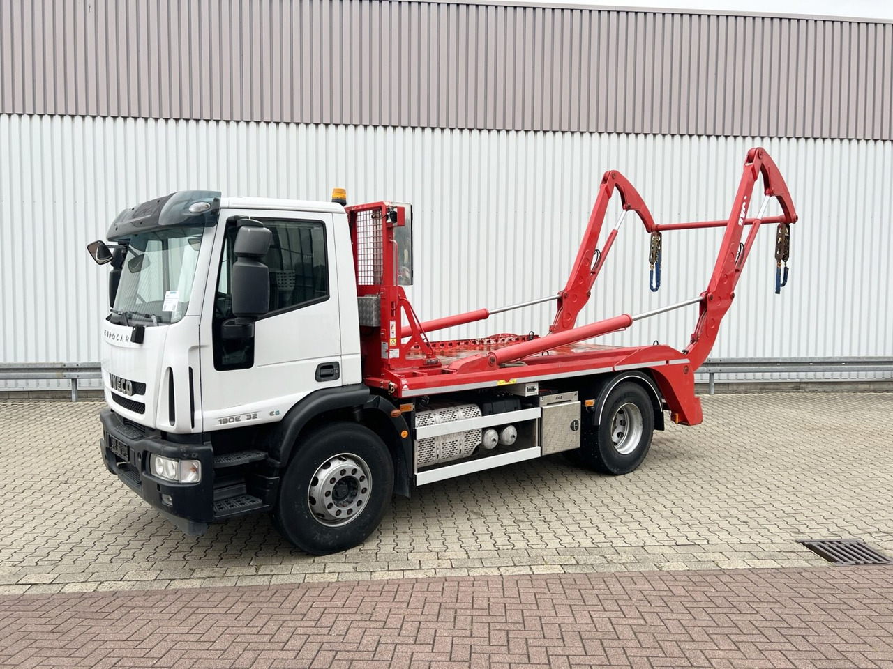 EuroCargo ML190EL32 4x2 EuroCargo ML190EL32 4x2, Funk - Portaalarmsysteem vrachtwagen: afbeelding 1 EuroCargo ML190EL32 4x2 EuroCargo ML190EL32 4x2, Funk - Portaalarmsysteem vrachtwagen: afbeelding 1