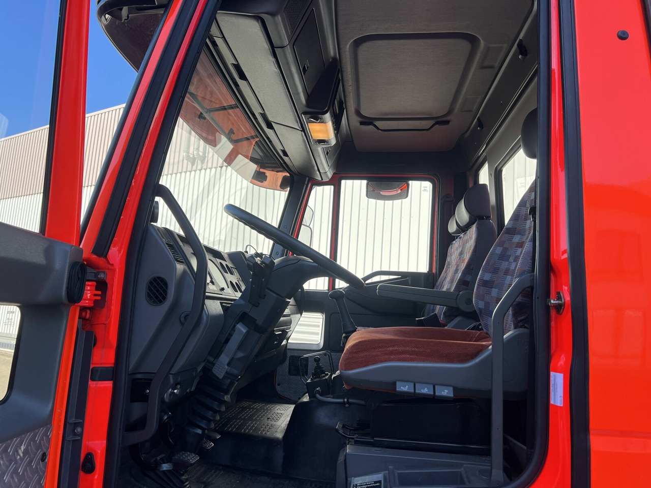 FF 95 E 18 WR 4x4 FF 95 E 18 WR 4x4, 6000l Wassertank - Tankwagen: afbeelding 2 FF 95 E 18 WR 4x4 FF 95 E 18 WR 4x4, 6000l Wassertank - Tankwagen: afbeelding 2