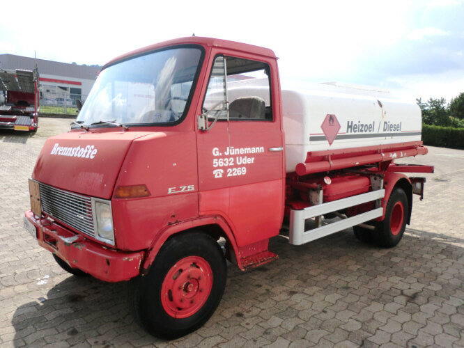 Hanomag F 75/35 Ki Hanomag-Henschel F 75/35 Ki, 5 cbm - Tankwagen: afbeelding 3 Hanomag F 75/35 Ki Hanomag-Henschel F 75/35 Ki, 5 cbm - Tankwagen: afbeelding 3