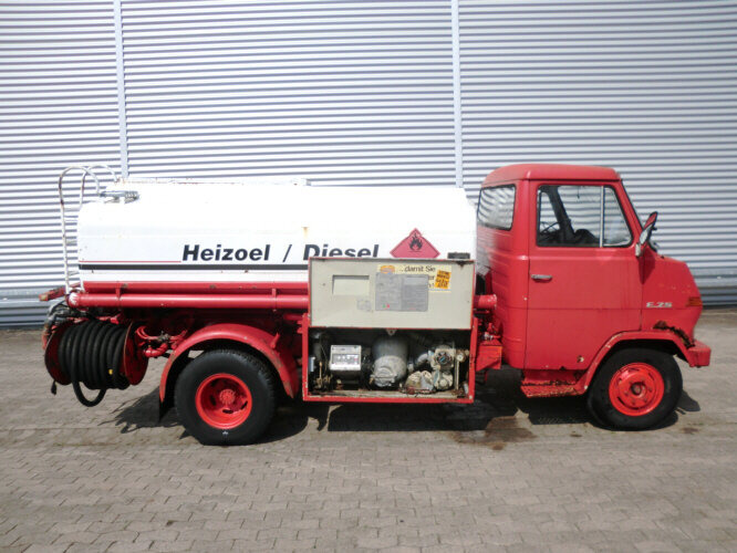 Hanomag F 75/35 Ki Hanomag-Henschel F 75/35 Ki, 5 cbm - Tankwagen: afbeelding 4 Hanomag F 75/35 Ki Hanomag-Henschel F 75/35 Ki, 5 cbm - Tankwagen: afbeelding 4