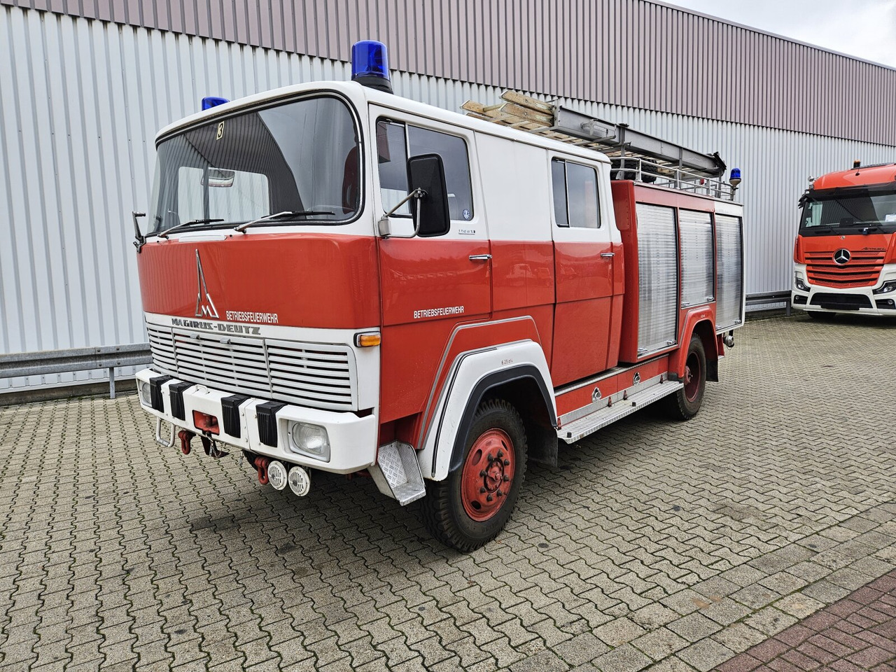 LF 16, F Magirus 170 D 11FA, 4x4 LF 16, F Magirus 170 D 11FA, 4x4 - Ambulance: afbeelding 1 LF 16, F Magirus 170 D 11FA, 4x4 LF 16, F Magirus 170 D 11FA, 4x4 - Ambulance: afbeelding 1