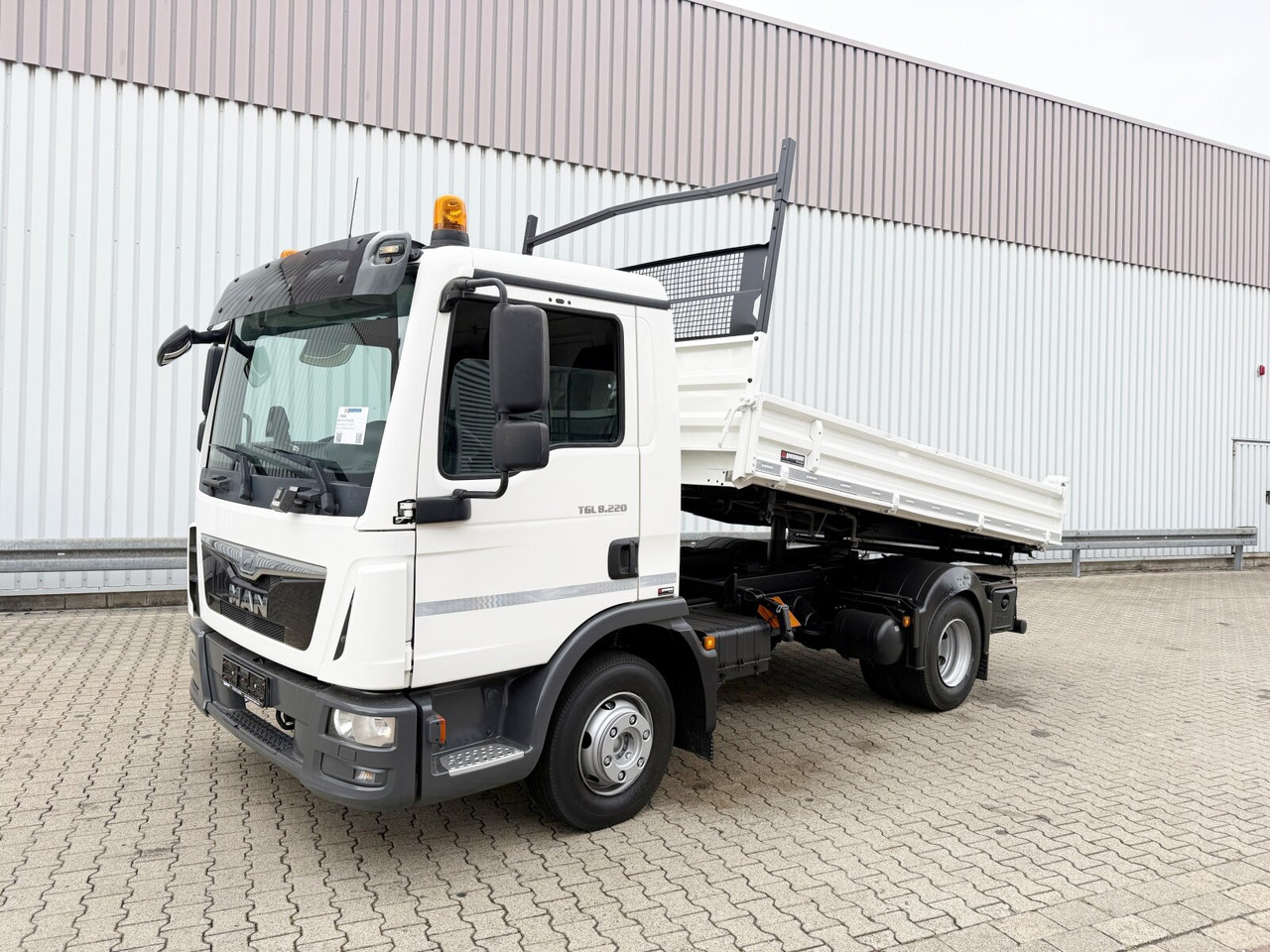 MAN TGL 8.220 4x2 BB TGL 8.220 4x2 BB, 2x AHK - Kipper vrachtwagen: afbeelding 1 MAN TGL 8.220 4x2 BB TGL 8.220 4x2 BB, 2x AHK - Kipper vrachtwagen: afbeelding 1