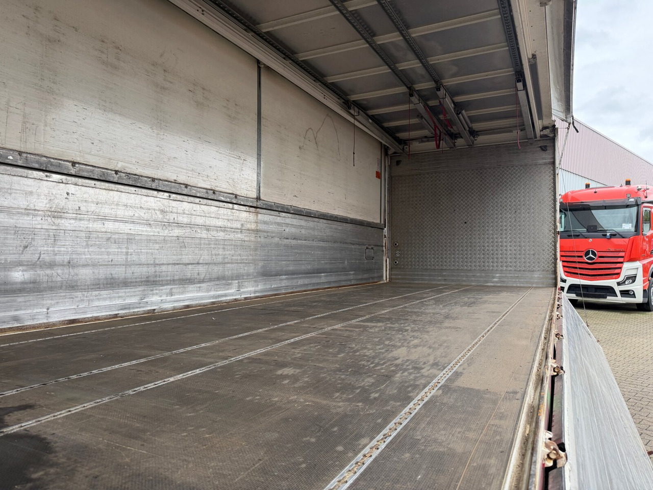 MAN TGM 22.290 6x2-4 LL TGM 22.290 6x2-4 LL, EEV, Lenkachse, 2x AHK, Getränkekoffer, LBW MBB - Bakwagen: afbeelding 2 MAN TGM 22.290 6x2-4 LL TGM 22.290 6x2-4 LL, EEV, Lenkachse, 2x AHK, Getränkekoffer, LBW MBB - Bakwagen: afbeelding 2