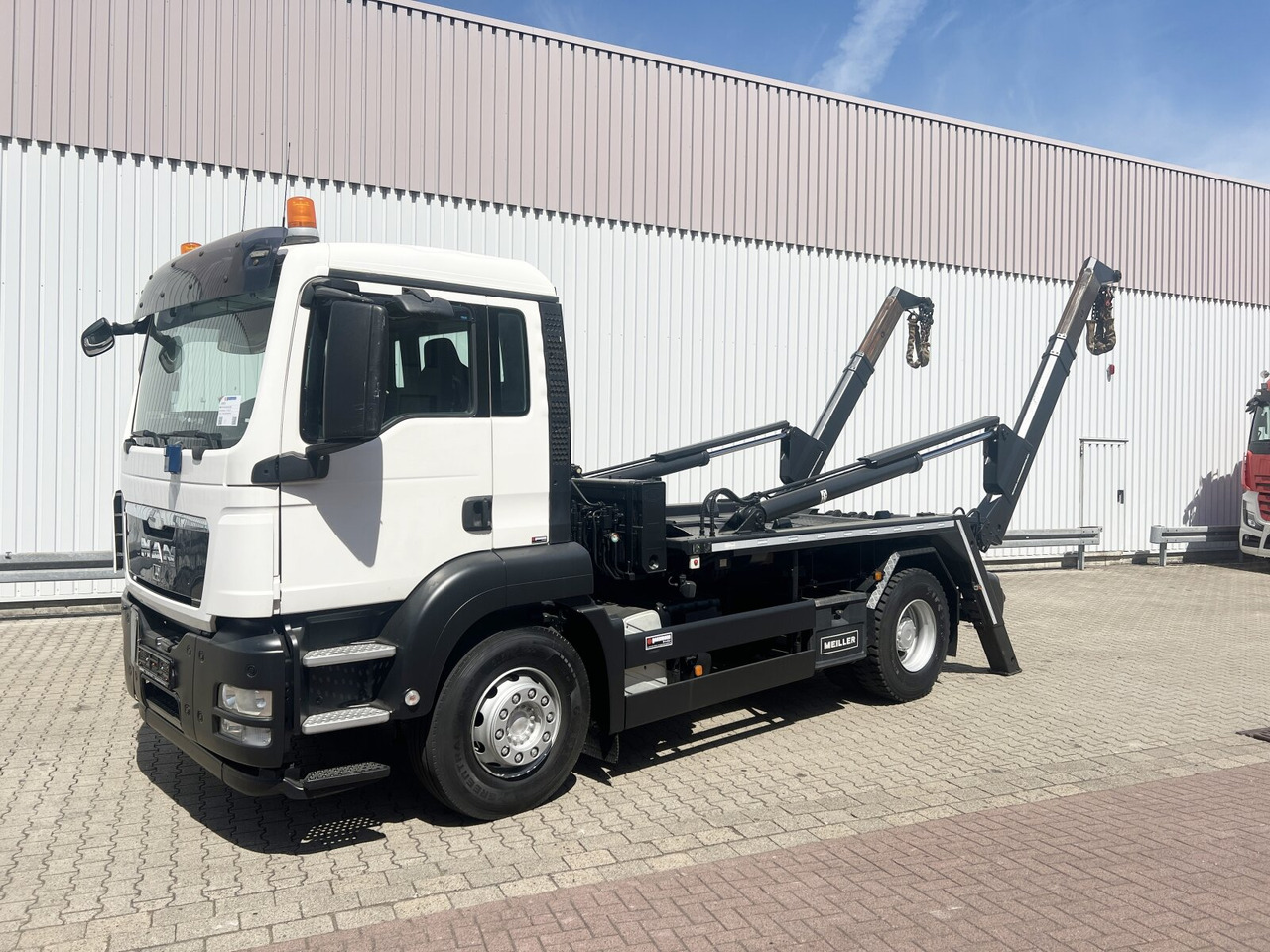 MAN TGS 18.320 4x2 BB TGS 18.320 4x2 BB, Tele-Absetzer - Portaalarmsysteem vrachtwagen: afbeelding 1 MAN TGS 18.320 4x2 BB TGS 18.320 4x2 BB, Tele-Absetzer - Portaalarmsysteem vrachtwagen: afbeelding 1