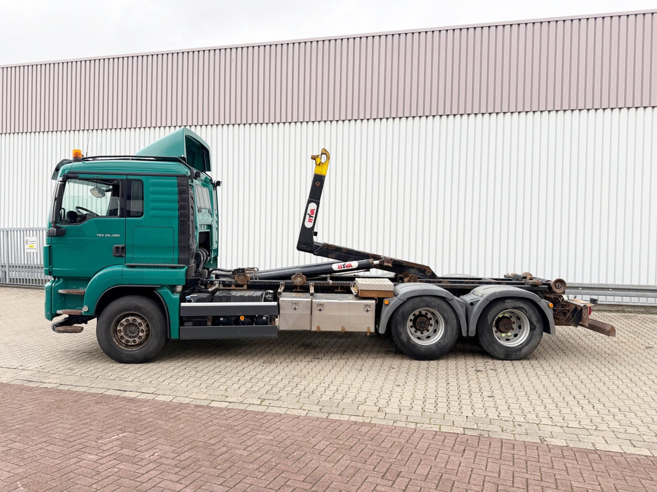 Haakarmsysteem vrachtwagen MAN TGS 26.480 6x4 BL TGS 26.480 6x4 BL, Motorabtrieb, Navi, Intarder, Hyva 20.60 S: afbeelding 13 Haakarmsysteem vrachtwagen MAN TGS 26.480 6x4 BL TGS 26.480 6x4 BL, Motorabtrieb, Navi, Intarder, Hyva 20.60 S: afbeelding 13