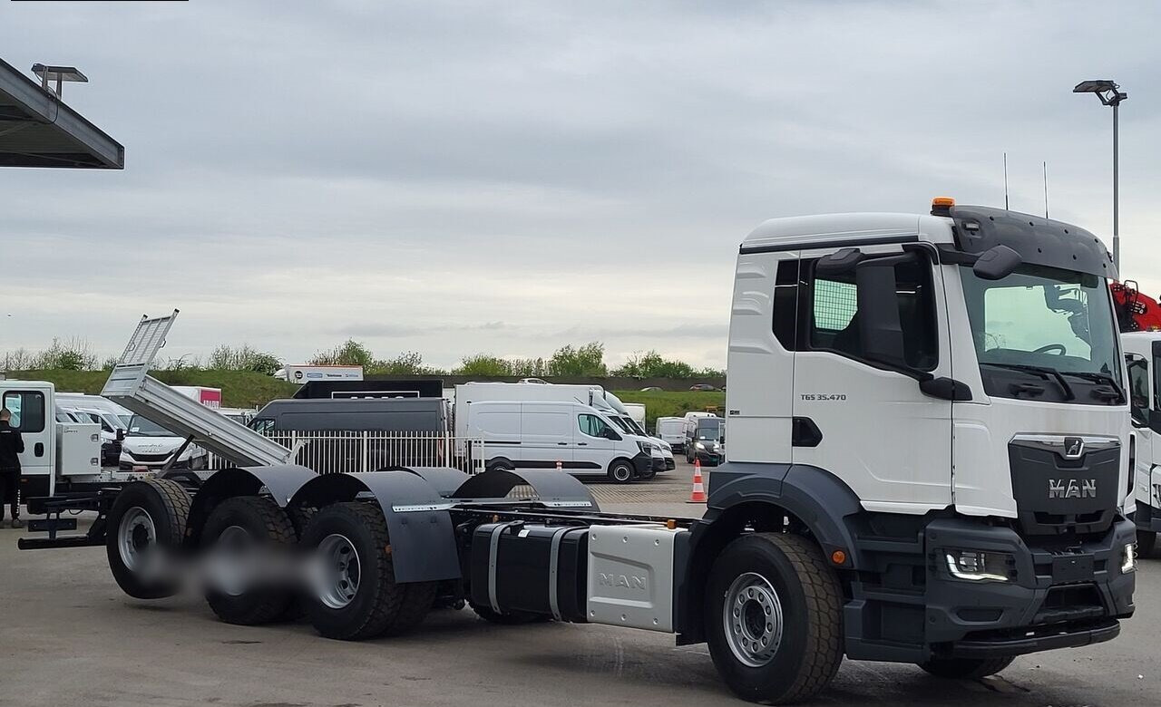 MAN TGS 35.470 8x4-4 BL TGS 35.470 8x4-4 BL, Lenk-/Liftachse, Navi, Nebenantrieb - Chassis vrachtwagen: afbeelding 2 MAN TGS 35.470 8x4-4 BL TGS 35.470 8x4-4 BL, Lenk-/Liftachse, Navi, Nebenantrieb - Chassis vrachtwagen: afbeelding 2