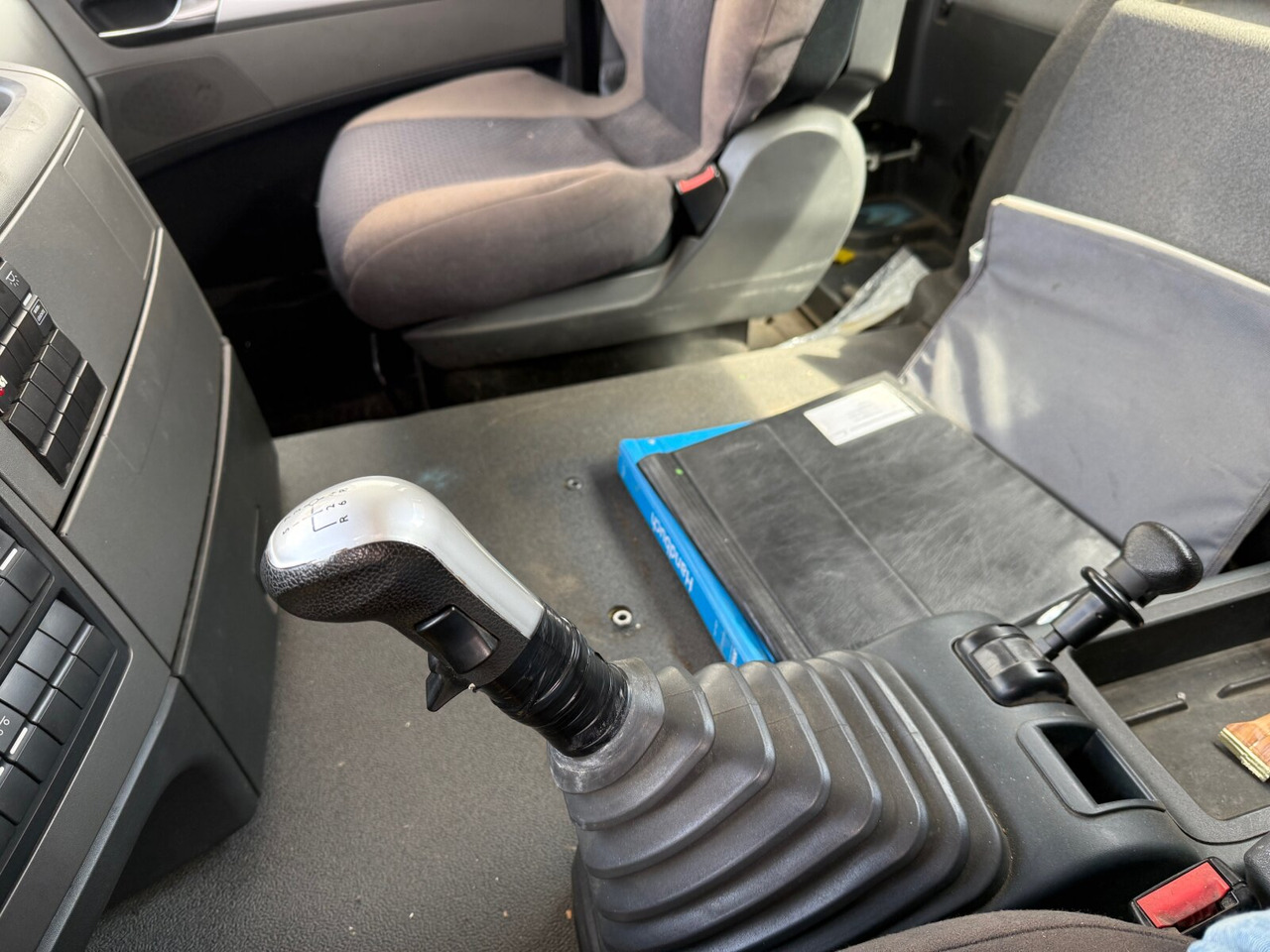 MAN TGS 35.480 8x4 BL TGS 35.480 8x4 BL, PriTarder, Navi - Haakarmsysteem vrachtwagen: afbeelding 5 MAN TGS 35.480 8x4 BL TGS 35.480 8x4 BL, PriTarder, Navi - Haakarmsysteem vrachtwagen: afbeelding 5