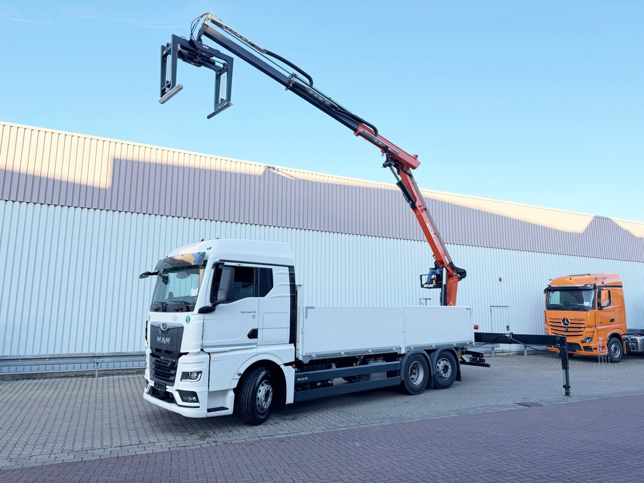 MAN TGX 26.470 6x2-4 BL TGX 26.470 6x2-4 BL, Lenk-/Liftachse, Retarder, Navi, Heckkran Atlas AK 170.2-A2 - Kraanwagen, Vrachtwagen met open laadbak: afbeelding 1 MAN TGX 26.470 6x2-4 BL TGX 26.470 6x2-4 BL, Lenk-/Liftachse, Retarder, Navi, Heckkran Atlas AK 170.2-A2 - Kraanwagen, Vrachtwagen met open laadbak: afbeelding 1