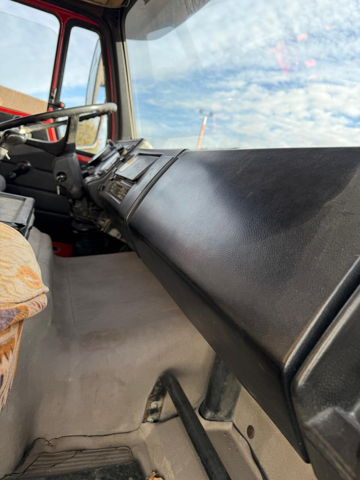 Mercedes-Benz - 2628 6 x 4 - Kipper vrachtwagen: afbeelding 4 Mercedes-Benz - 2628 6 x 4 - Kipper vrachtwagen: afbeelding 4