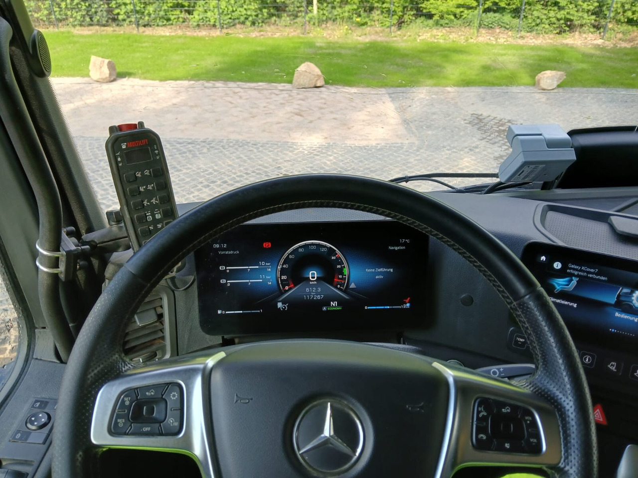 Mercedes-Benz Actros 1832 L 4x2 Actros 1832 L 4x2, Navi, MultimediaCockpit, Funk - Portaalarmsysteem vrachtwagen: afbeelding 5 Mercedes-Benz Actros 1832 L 4x2 Actros 1832 L 4x2, Navi, MultimediaCockpit, Funk - Portaalarmsysteem vrachtwagen: afbeelding 5