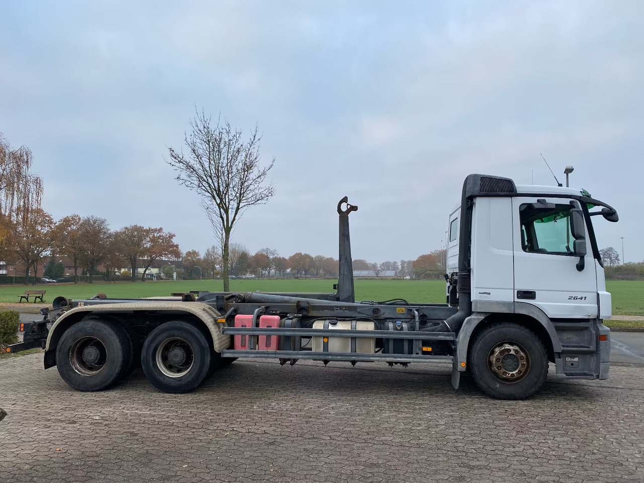 Mercedes-Benz Actros 2641 6x4 Actros 2641 6x4 - Haakarmsysteem vrachtwagen: afbeelding 3 Mercedes-Benz Actros 2641 6x4 Actros 2641 6x4 - Haakarmsysteem vrachtwagen: afbeelding 3