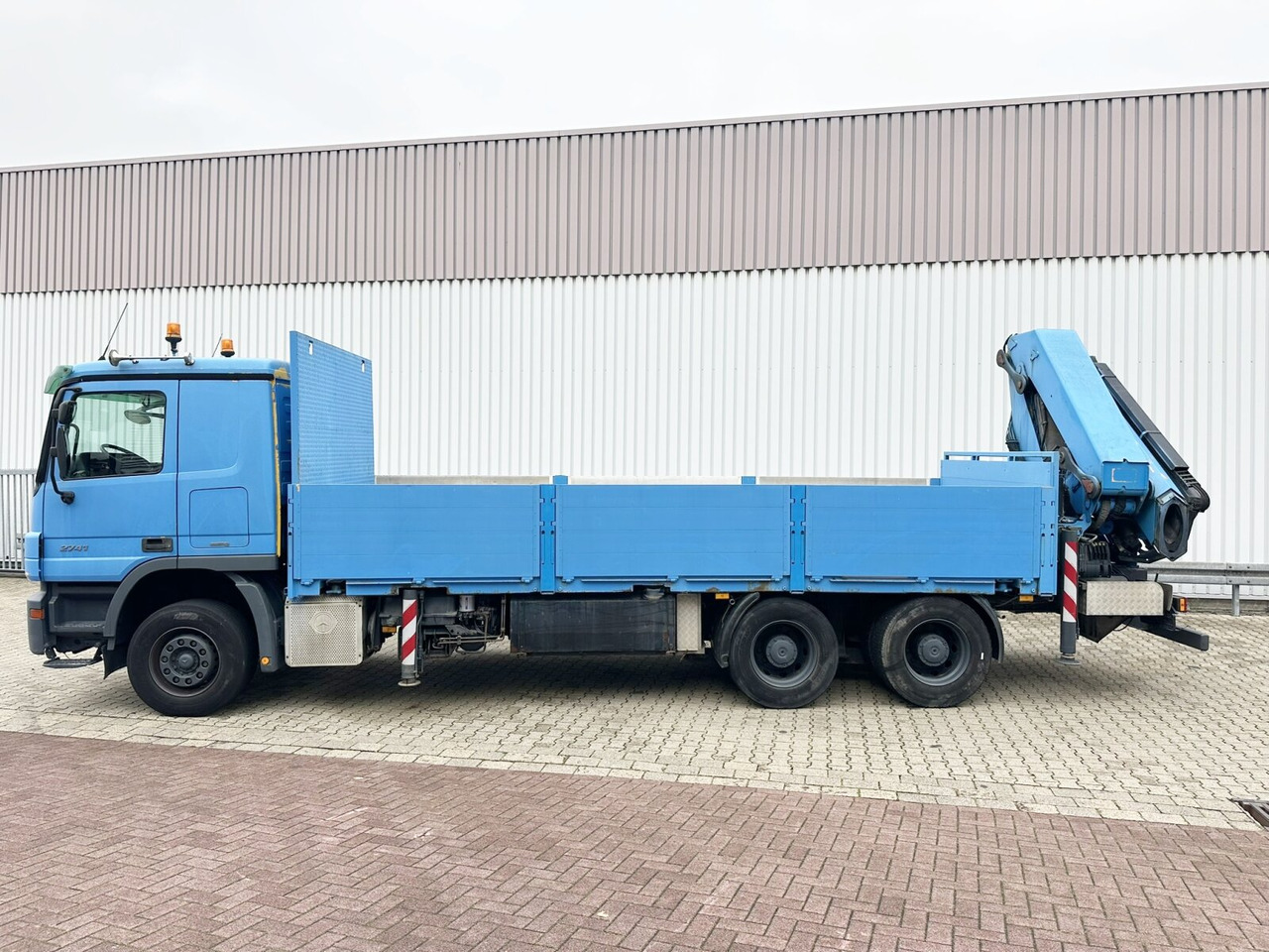 Mercedes-Benz Actros 2741 L 6x4 Actros 2741 L 6x4, Twist-Lock ausz. auf 3m, Heckkran Palfinger PK 42502-D, Funk - Vrachtwagen met open laadbak, Kraanwagen: afbeelding 2 Mercedes-Benz Actros 2741 L 6x4 Actros 2741 L 6x4, Twist-Lock ausz. auf 3m, Heckkran Palfinger PK 42502-D, Funk - Vrachtwagen met open laadbak, Kraanwagen: afbeelding 2
