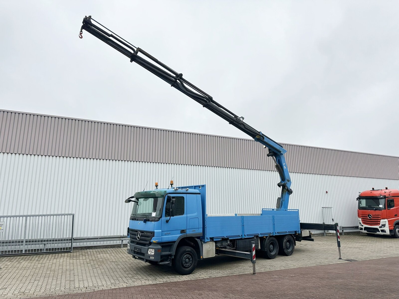 Mercedes-Benz Actros 2741 L 6x4 Actros 2741 L 6x4, Twist-Lock ausz. auf 3m, Heckkran Palfinger PK 42502-D, Funk - Vrachtwagen met open laadbak, Kraanwagen: afbeelding 1 Mercedes-Benz Actros 2741 L 6x4 Actros 2741 L 6x4, Twist-Lock ausz. auf 3m, Heckkran Palfinger PK 42502-D, Funk - Vrachtwagen met open laadbak, Kraanwagen: afbeelding 1