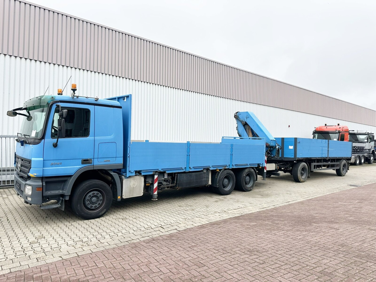 Mercedes-Benz Actros 2741 L 6x4 Actros 2741 L 6x4, Twist-Lock ausz. auf 3m, Heckkran Palfinger PK 42502-D, Funk - Vrachtwagen met open laadbak, Kraanwagen: afbeelding 5 Mercedes-Benz Actros 2741 L 6x4 Actros 2741 L 6x4, Twist-Lock ausz. auf 3m, Heckkran Palfinger PK 42502-D, Funk - Vrachtwagen met open laadbak, Kraanwagen: afbeelding 5