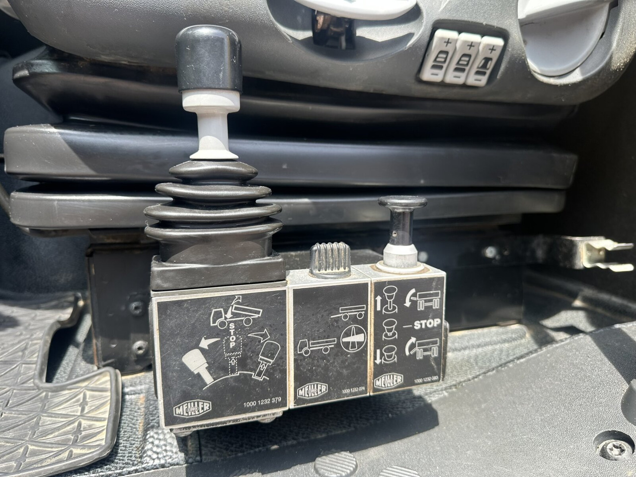 Leasing Mercedes-Benz Actros 3348 AK 6x6 Actros 3348 AK 6x6, Bordmatik links Mercedes-Benz Actros 3348 AK 6x6 Actros 3348 AK 6x6, Bordmatik links: afbeelding 7 Leasing Mercedes-Benz Actros 3348 AK 6x6 Actros 3348 AK 6x6, Bordmatik links Mercedes-Benz Actros 3348 AK 6x6 Actros 3348 AK 6x6, Bordmatik links: afbeelding 7