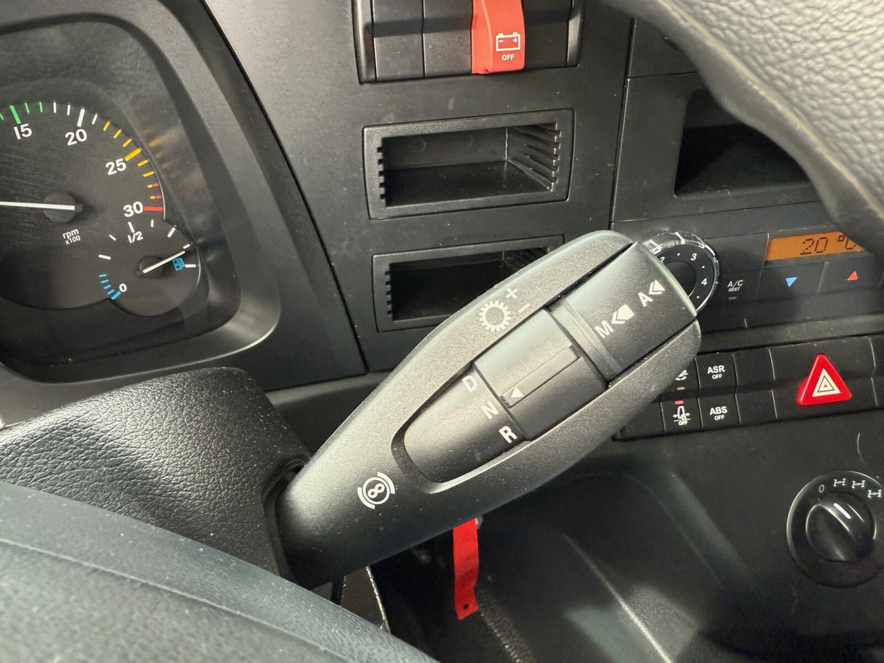 Mercedes-Benz Arocs 1827/30 A 4x4 Arocs 1827/30 A 4x4, Ex-! - Vrachtwagen met open laadbak: afbeelding 4 Mercedes-Benz Arocs 1827/30 A 4x4 Arocs 1827/30 A 4x4, Ex-! - Vrachtwagen met open laadbak: afbeelding 4