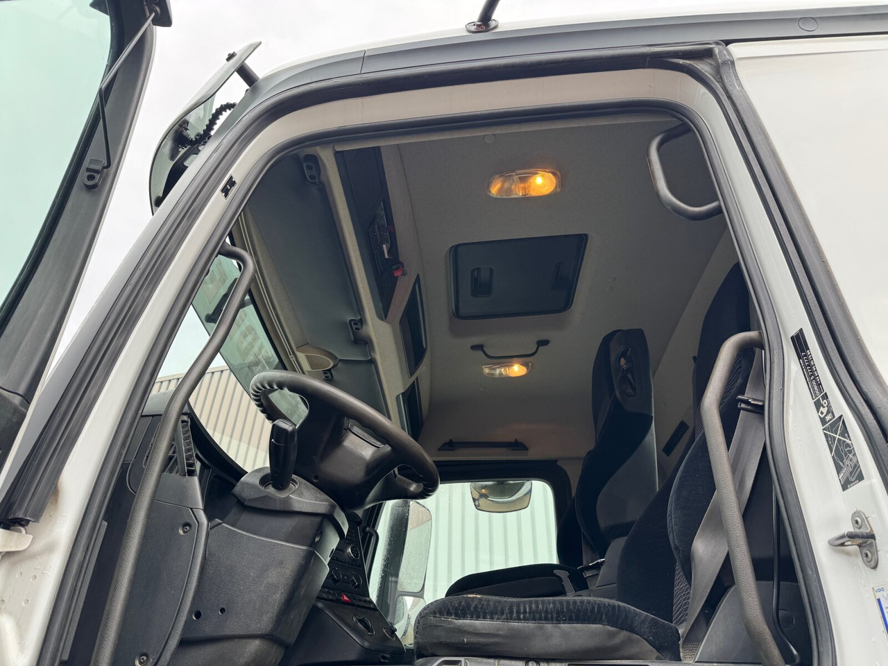 Mercedes-Benz Arocs 1833 AK 4x4 Arocs 1833 AK 4x4, Meiller 3-S-Kipper, Bordmatik - Kipper vrachtwagen: afbeelding 3 Mercedes-Benz Arocs 1833 AK 4x4 Arocs 1833 AK 4x4, Meiller 3-S-Kipper, Bordmatik - Kipper vrachtwagen: afbeelding 3