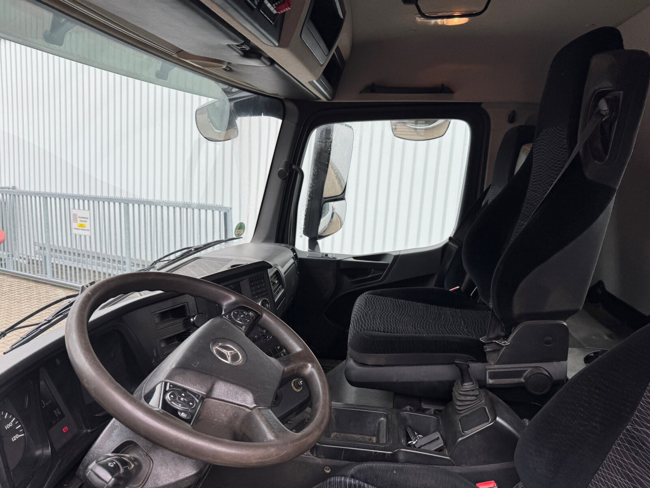 Mercedes-Benz Arocs 1833 AK 4x4 Arocs 1833 AK 4x4, Meiller 3-S-Kipper, Bordmatik - Kipper vrachtwagen: afbeelding 4 Mercedes-Benz Arocs 1833 AK 4x4 Arocs 1833 AK 4x4, Meiller 3-S-Kipper, Bordmatik - Kipper vrachtwagen: afbeelding 4