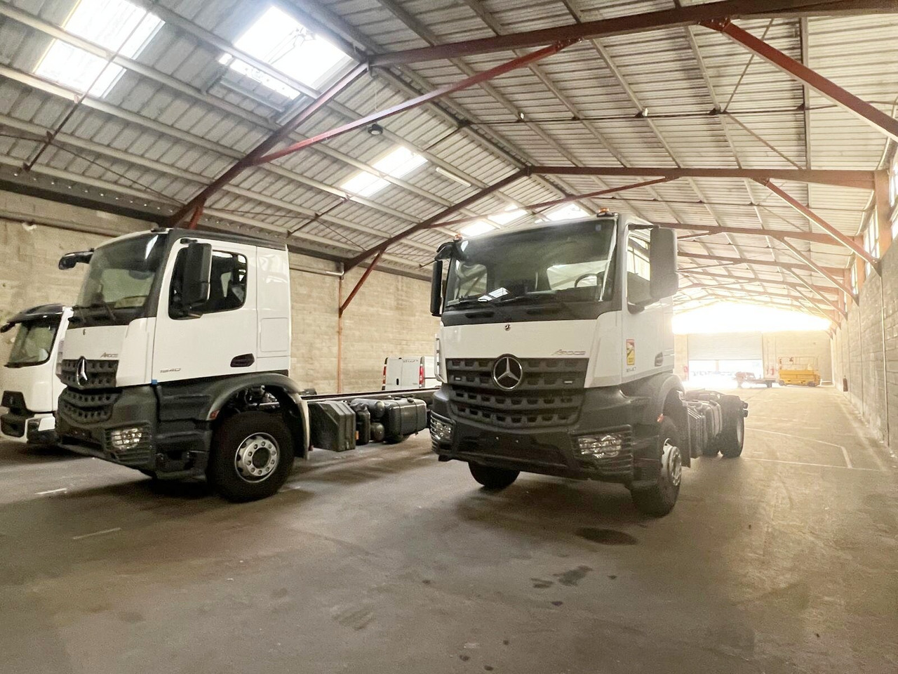 Mercedes-Benz Arocs 1840 K 4x2 Arocs 1840 K 4x2, MultimediaCockpit, 2x Nebenantrieb, NMV & Motorabtrieb - Chassis vrachtwagen: afbeelding 1 Mercedes-Benz Arocs 1840 K 4x2 Arocs 1840 K 4x2, MultimediaCockpit, 2x Nebenantrieb, NMV & Motorabtrieb - Chassis vrachtwagen: afbeelding 1