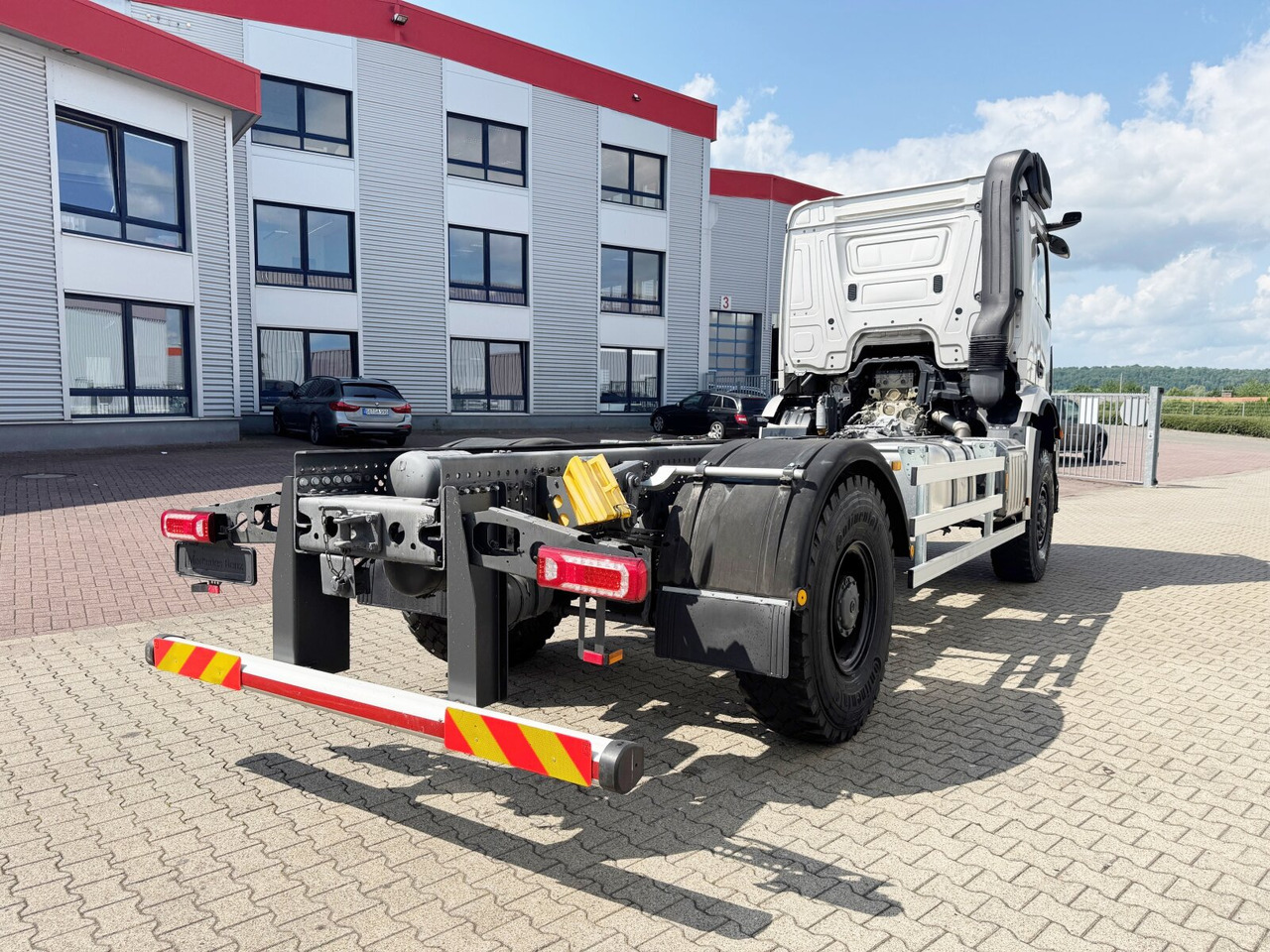 Nieuw Chassis vrachtwagen Mercedes-Benz Arocs 2053 A 4x4 Arocs 2053 A 4x4, Grounder, MirrorCam, Multimedia Cockpit, Navi: afbeelding 10